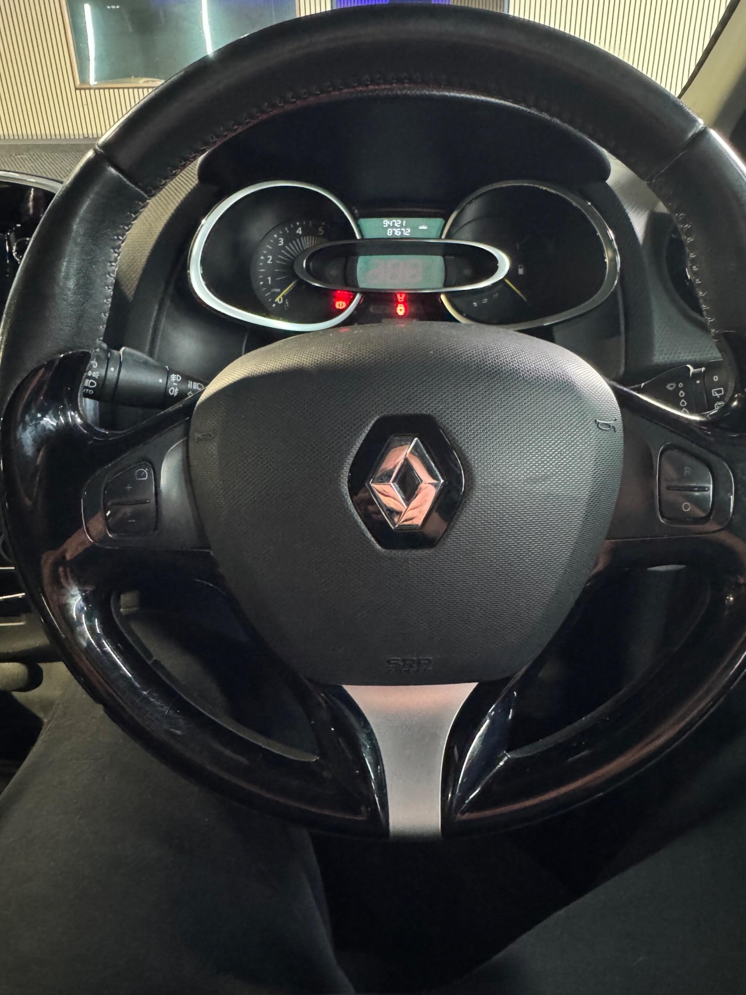 Used Renault Clio 2015 for sale - 76866561: Photo 25