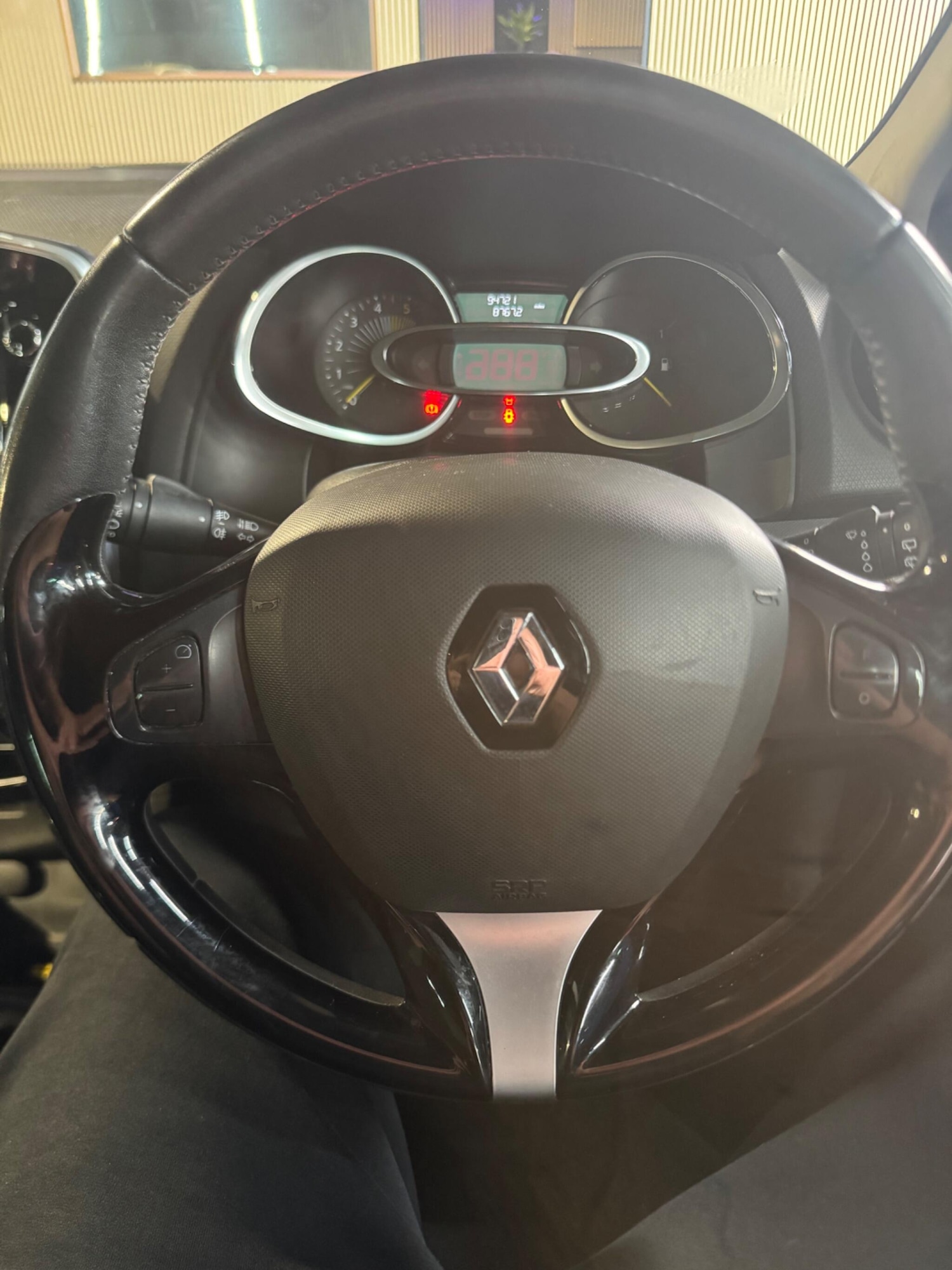 Used Renault Clio 2015 for sale - 76866561: Photo 26