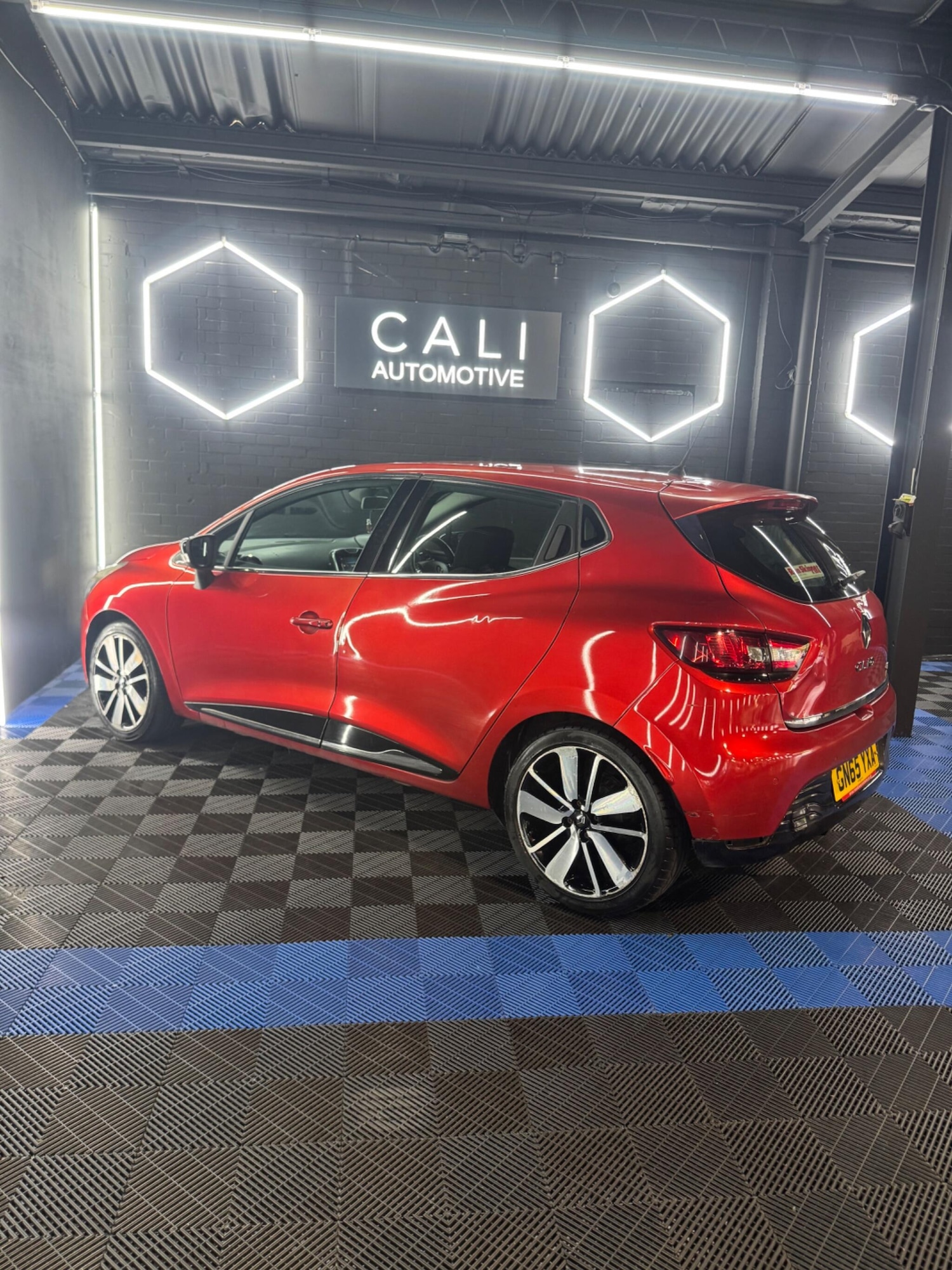 Used Renault Clio 2015 for sale - 76866561: Photo 3