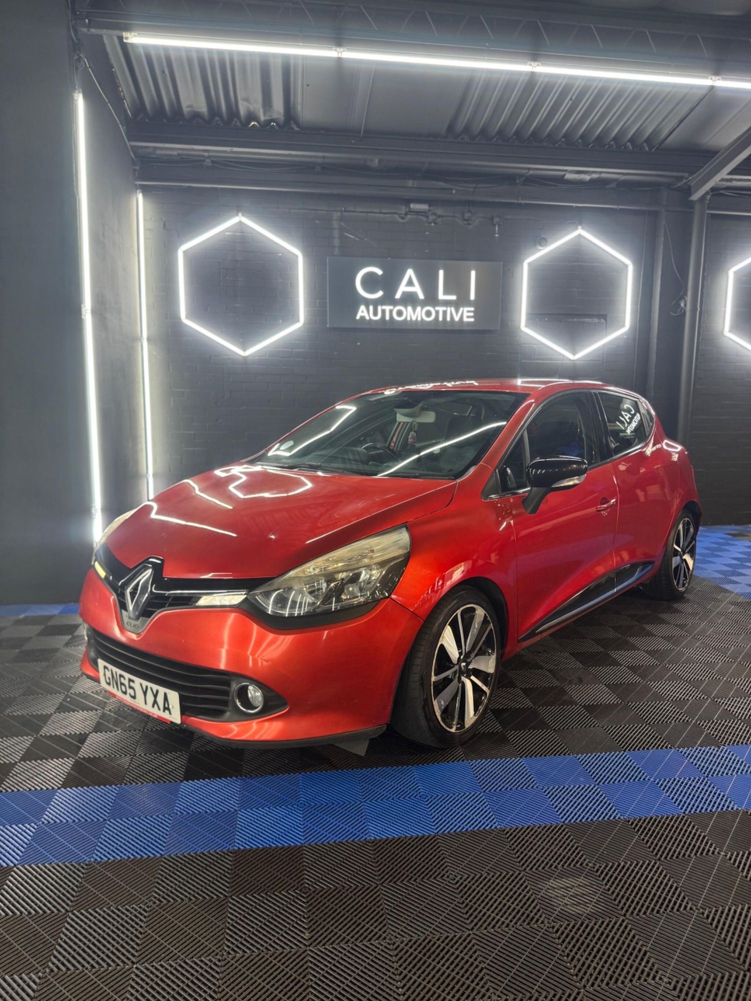 Used Renault Clio 2015 for sale - 76866561: Photo 5