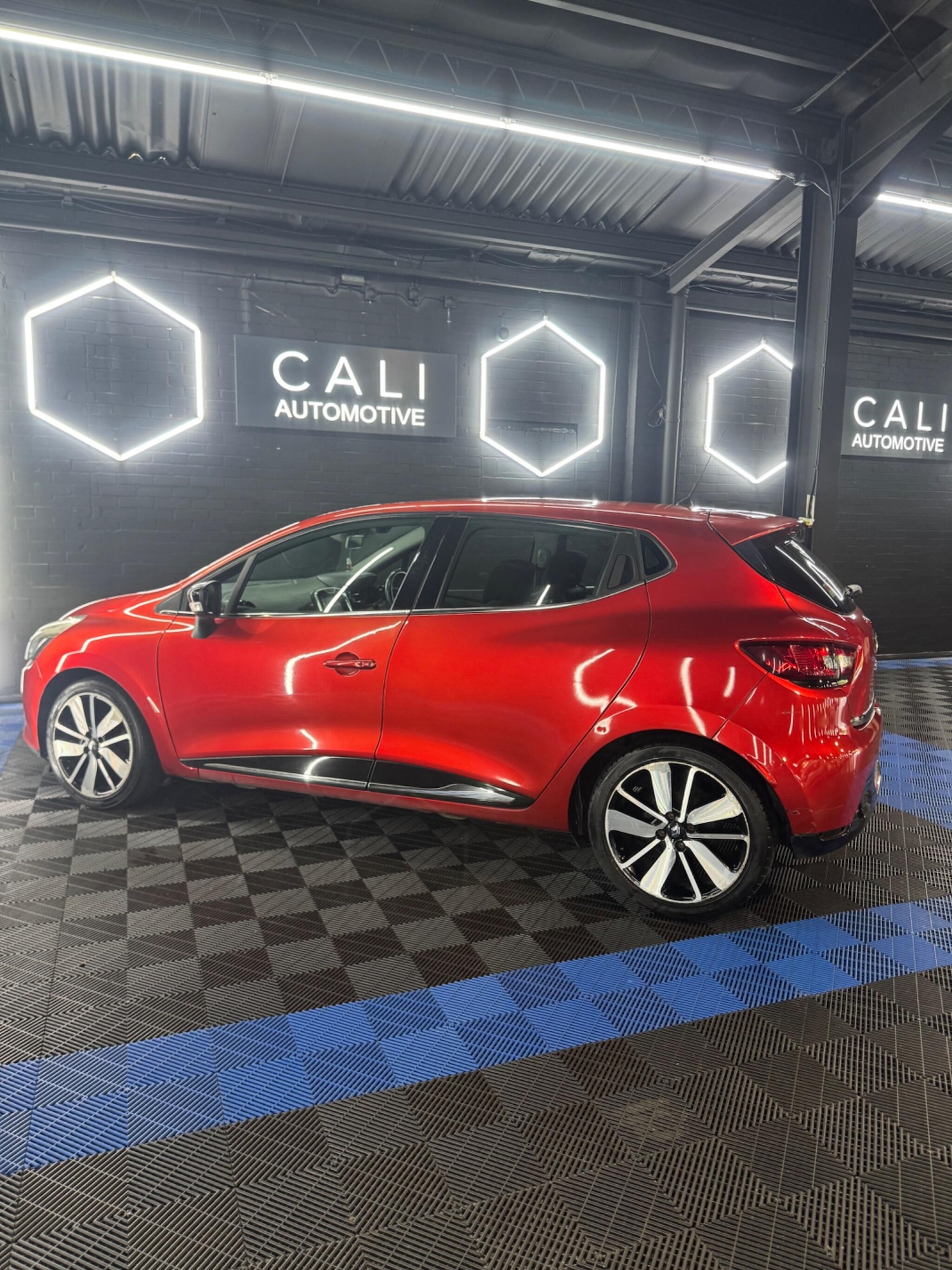 Used Renault Clio 2015 for sale - 76866561: Photo 8