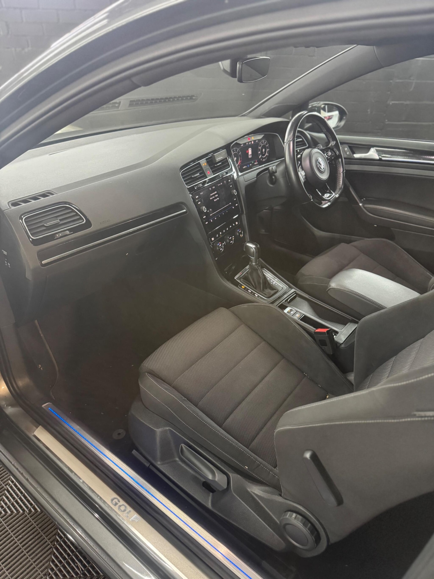 Used Volkswagen Golf 2019 for sale - 77016037: Photo 18