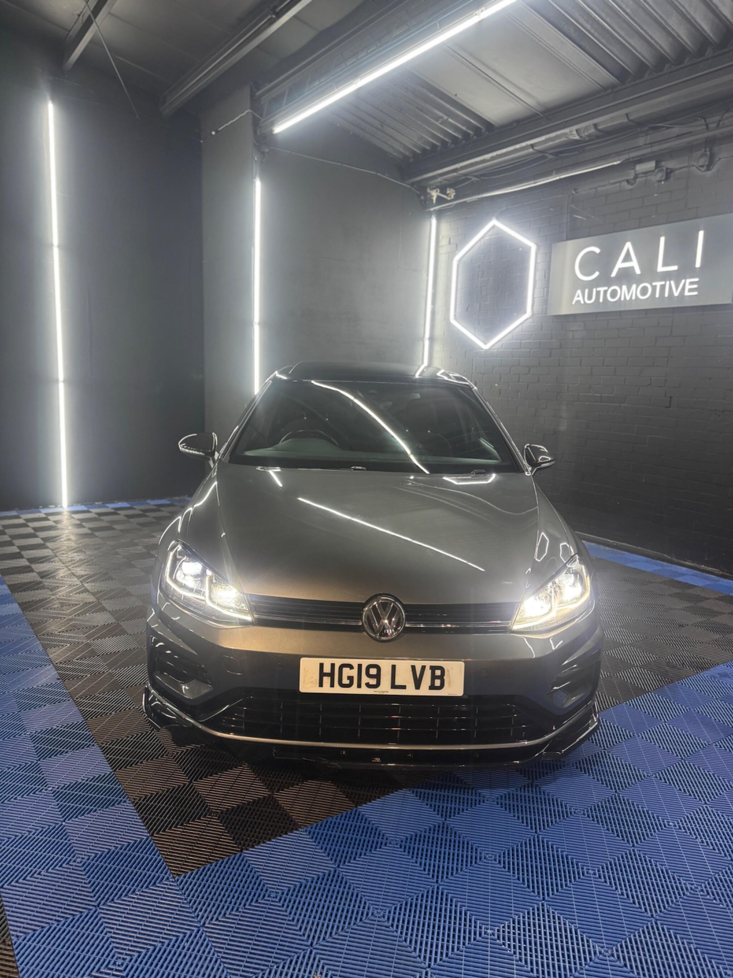 Used Volkswagen Golf 2019 for sale - 77016037: Photo 40