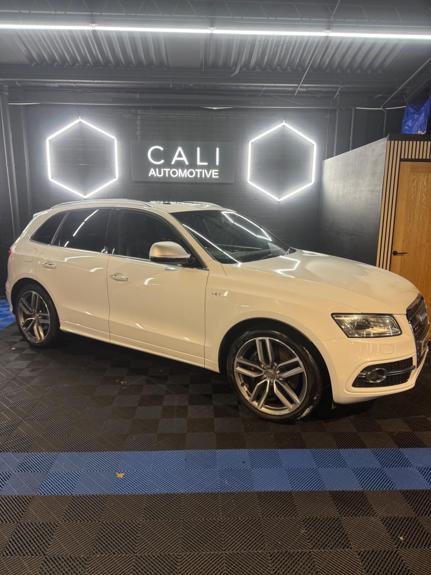 Used Audi Q5 2015 for sale - 78157898: Photo 2
