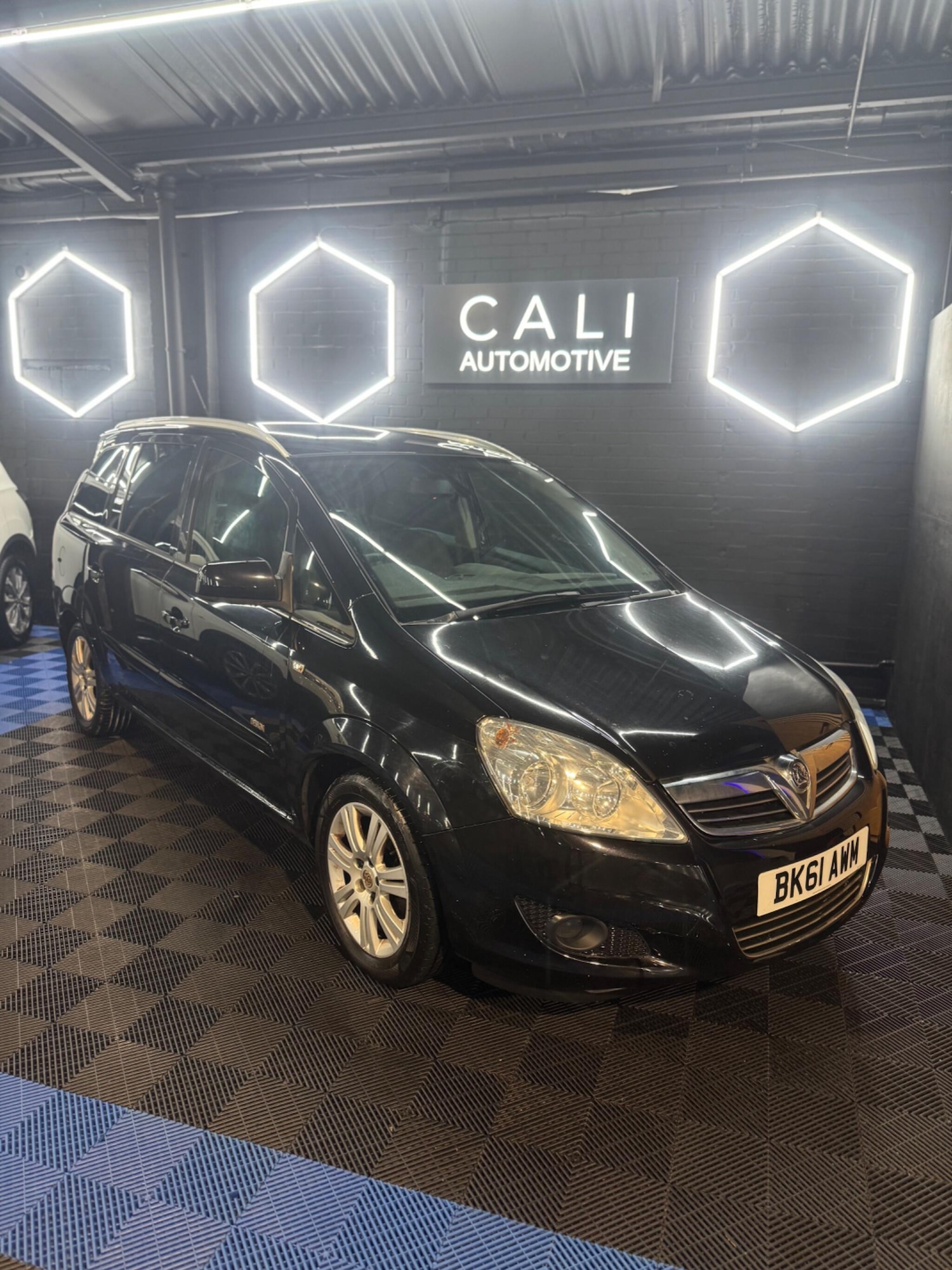 Used Vauxhall Zafira 2011 for sale - 77598086: Photo 1