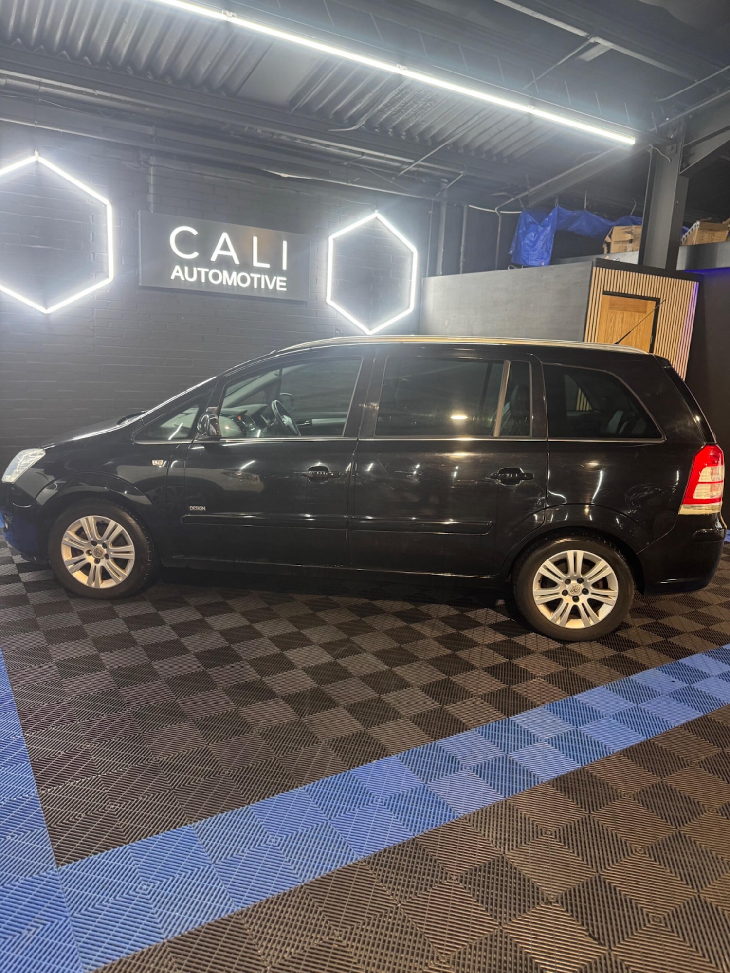 Used Vauxhall Zafira 2011 for sale - 77598086: Photo 22