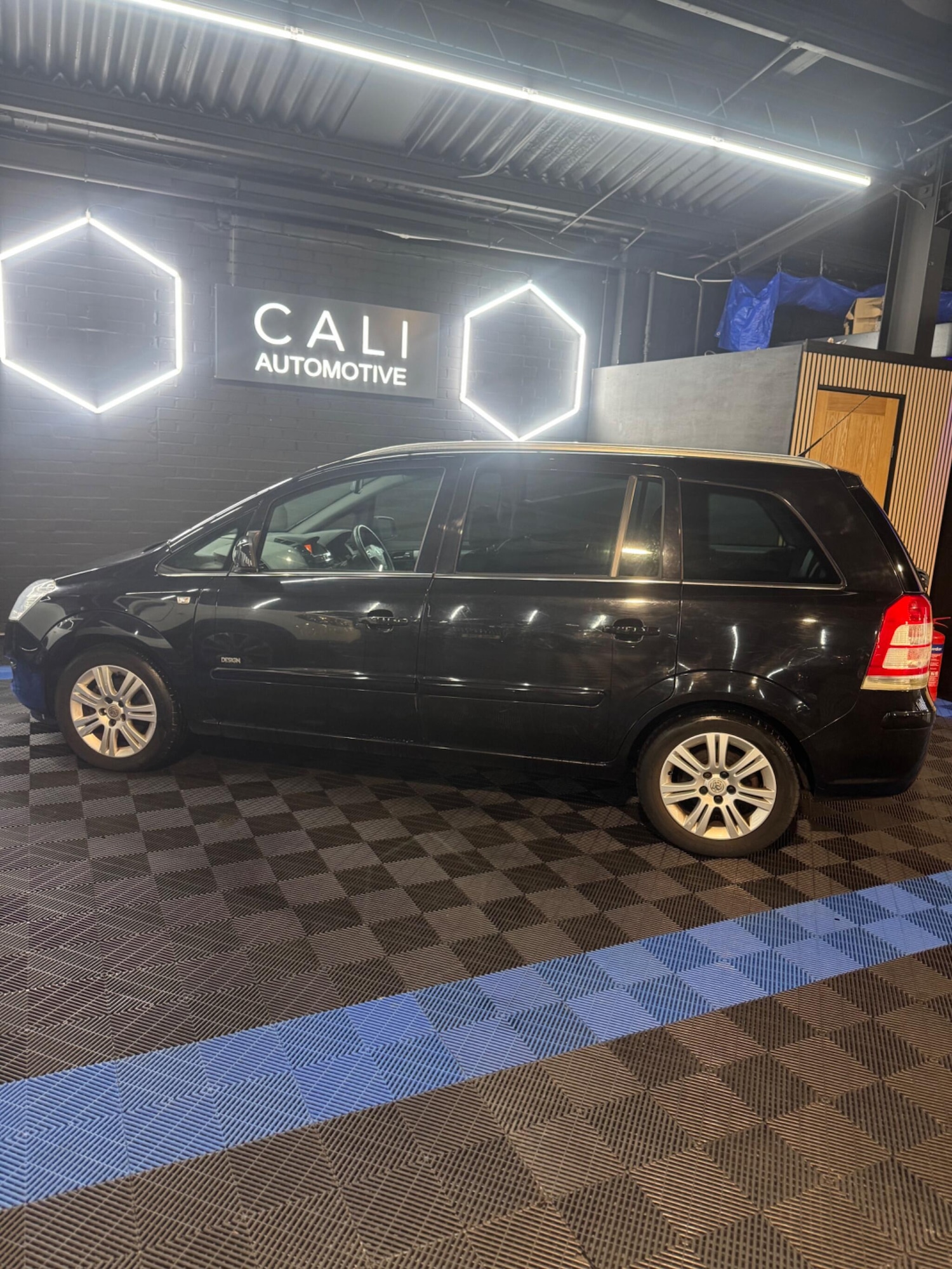 Used Vauxhall Zafira 2011 for sale - 77598086: Photo 23