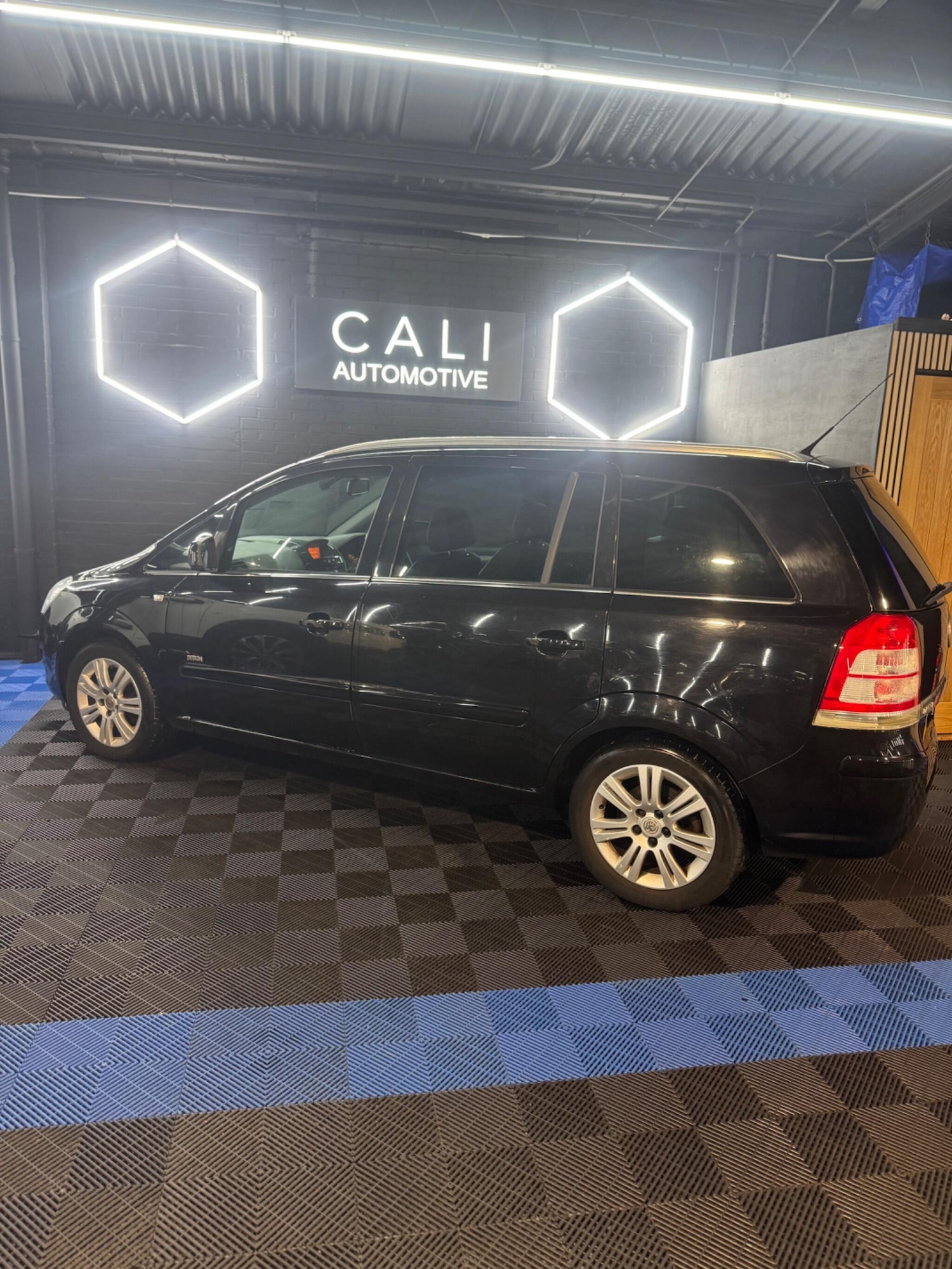 Used Vauxhall Zafira 2011 for sale - 77598086: Photo 25