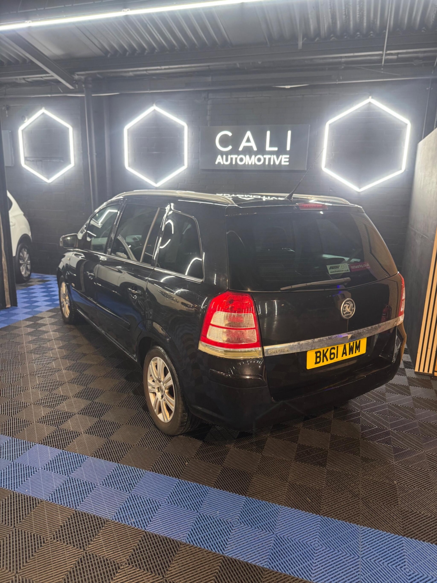 Used Vauxhall Zafira 2011 for sale - 77598086: Photo 3