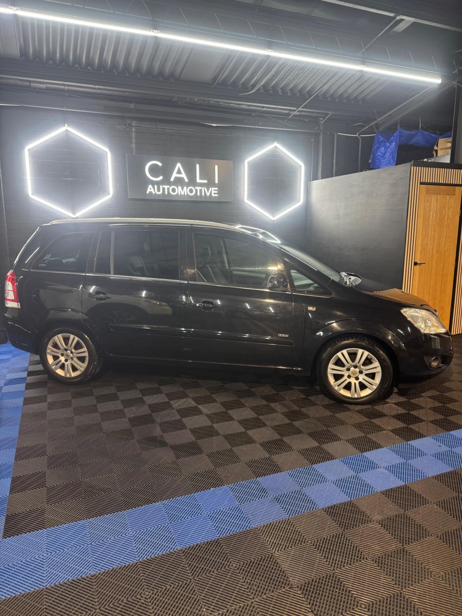 Used Vauxhall Zafira 2011 for sale - 77598086: Photo 30