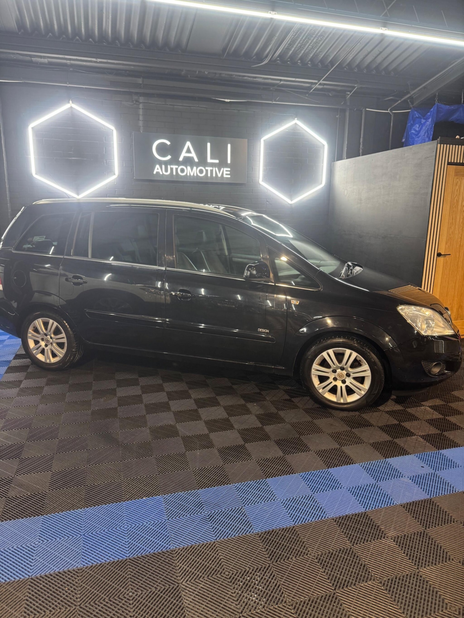 Used Vauxhall Zafira 2011 for sale - 77598086: Photo 31