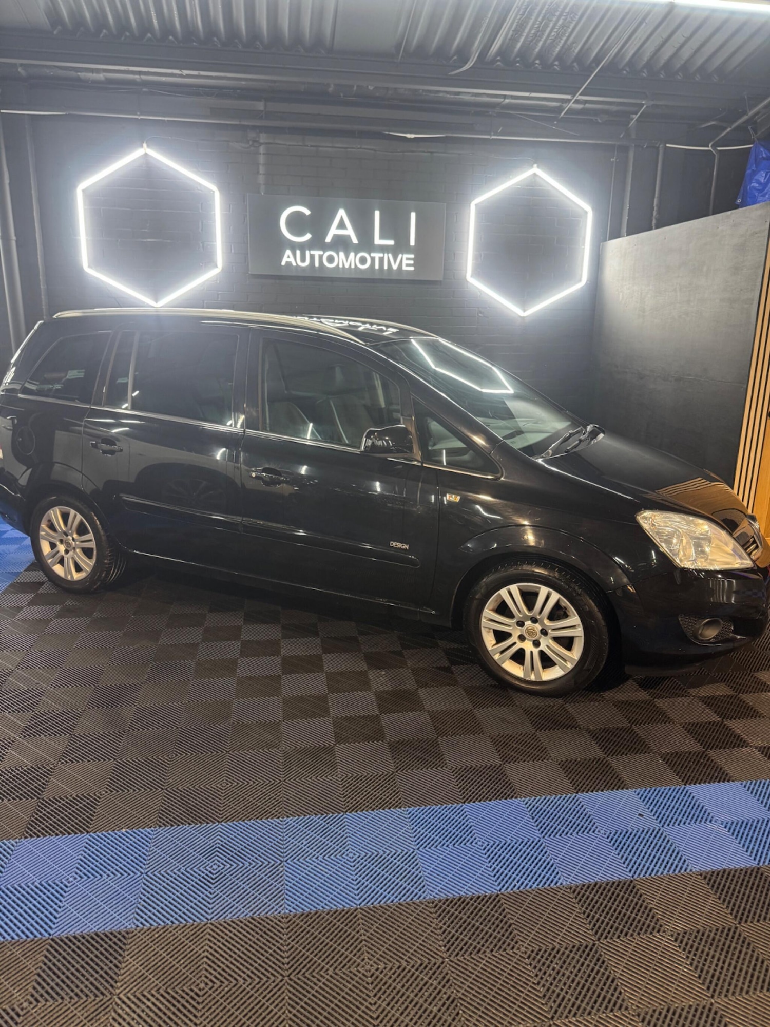 Used Vauxhall Zafira 2011 for sale - 77598086: Photo 32