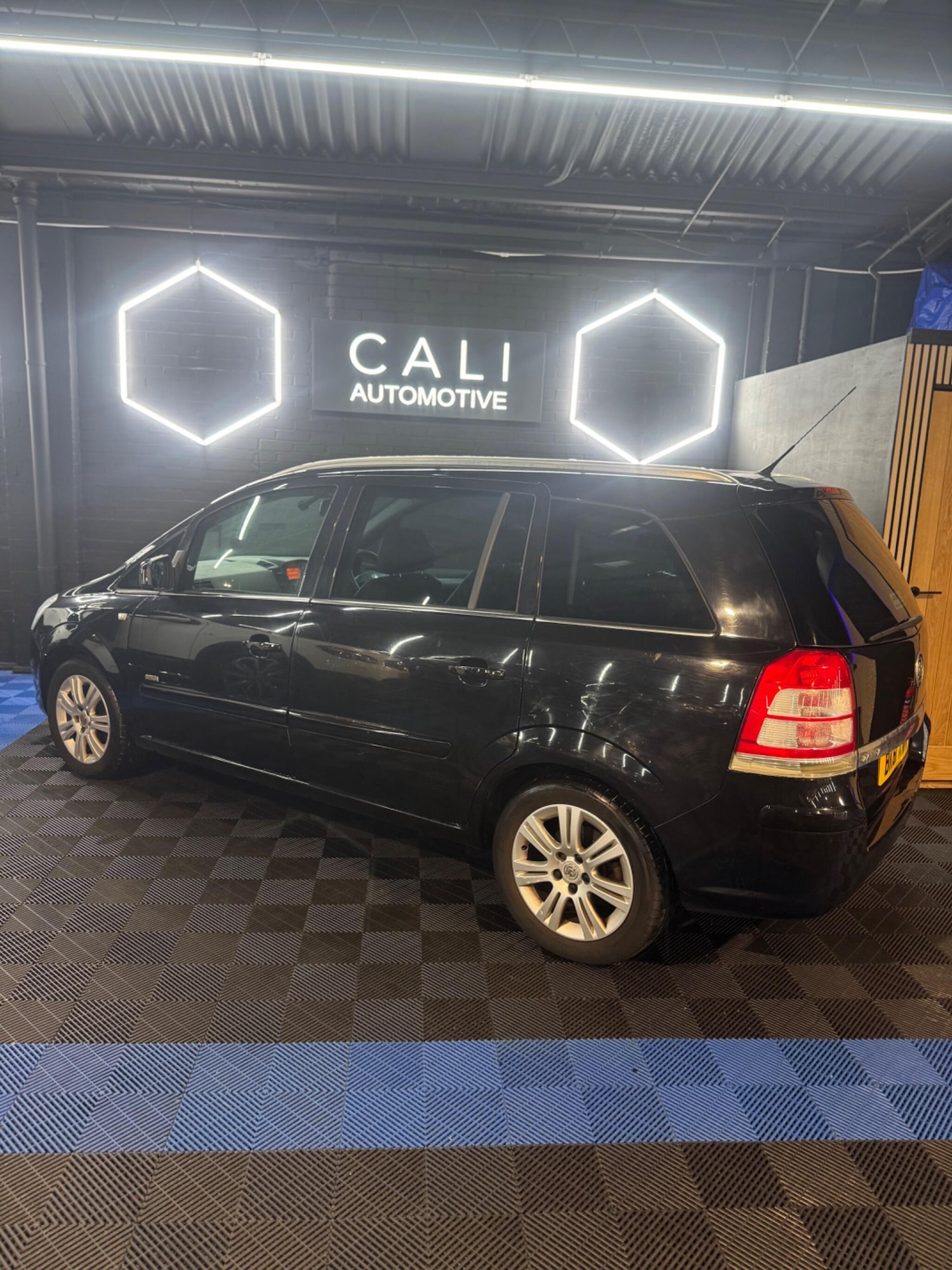 Used Vauxhall Zafira 2011 for sale - 77598086: Photo 4