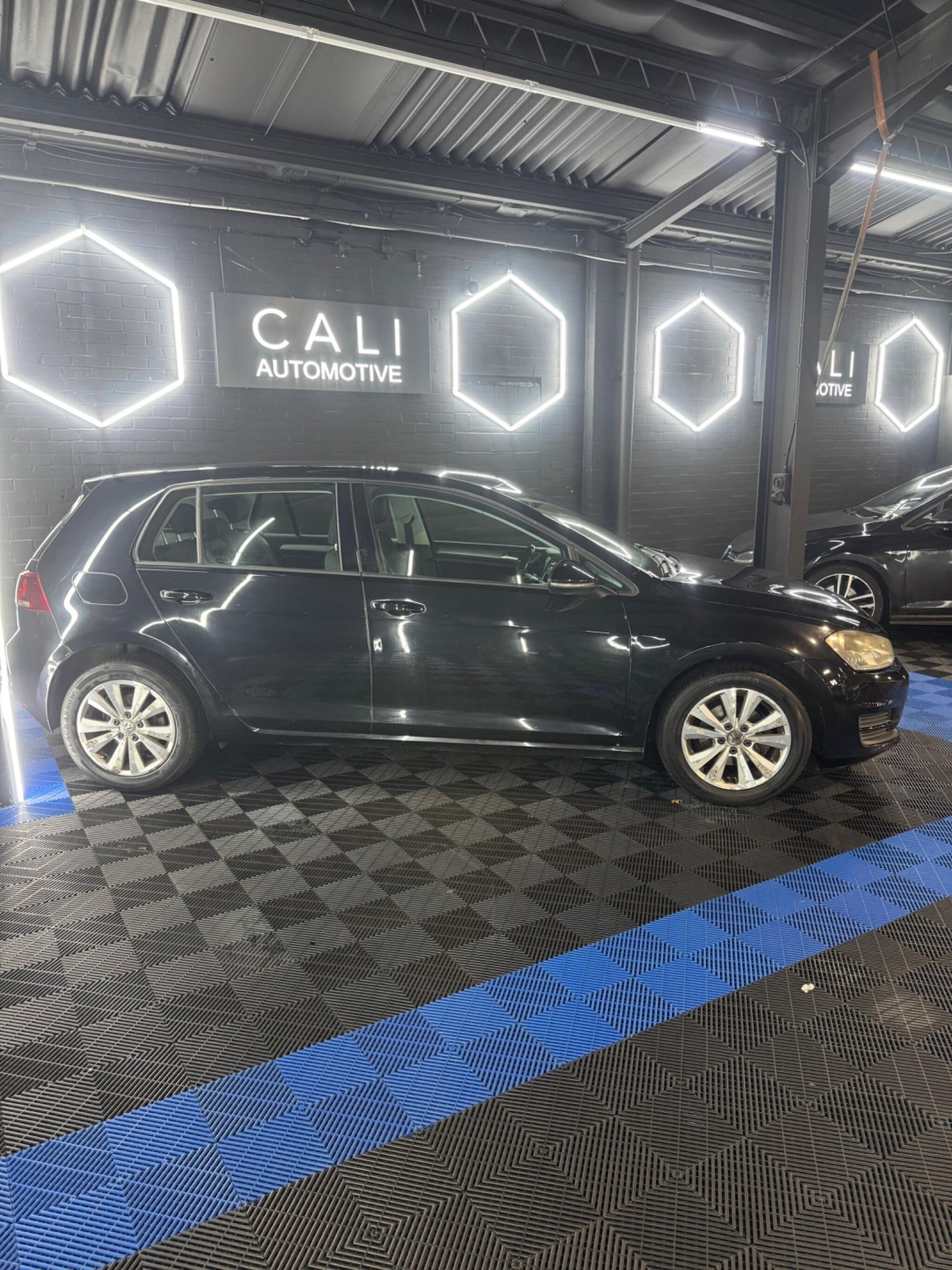 Used Volkswagen Golf 2014 for sale - 76865848: Photo 10