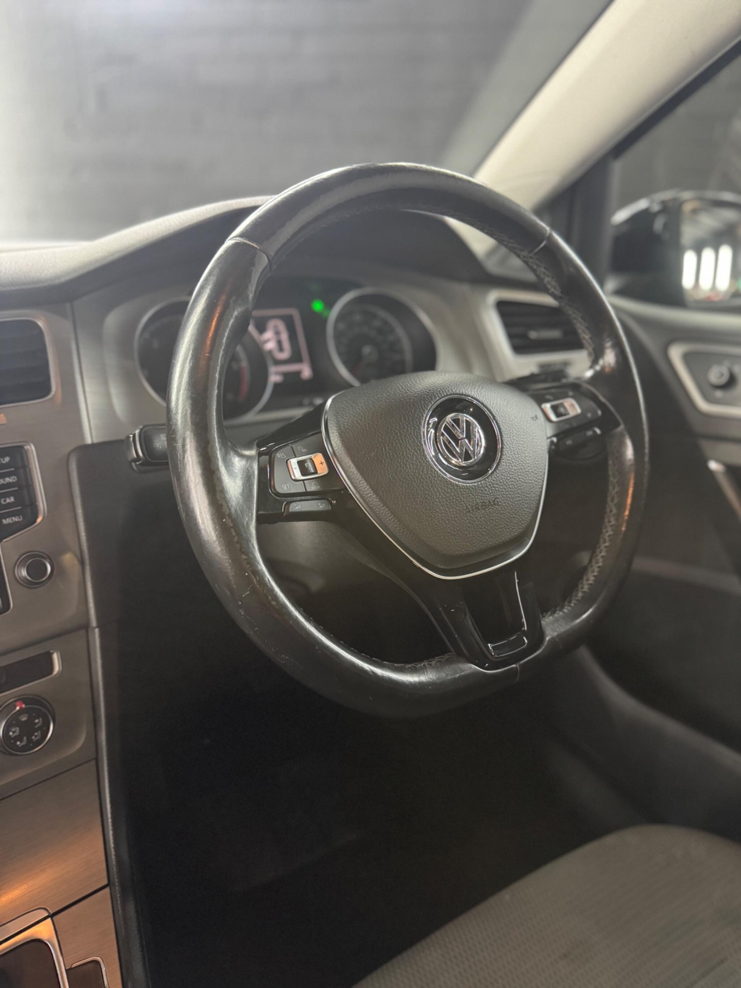 Used Volkswagen Golf 2014 for sale - 76865848: Photo 23