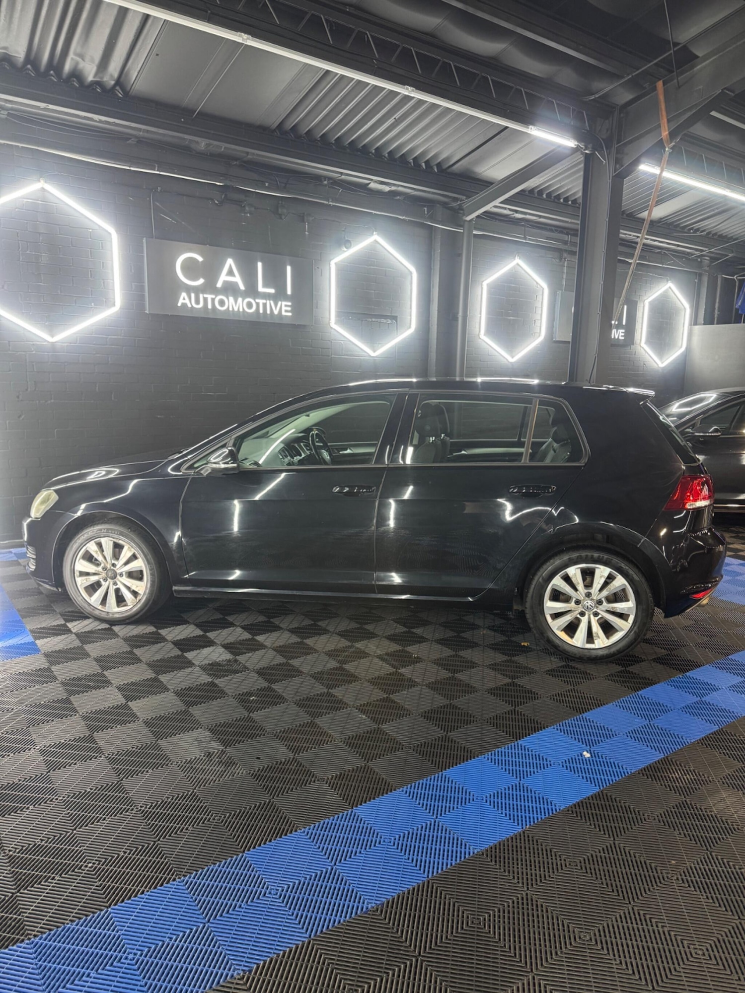 Used Volkswagen Golf 2014 for sale - 76865848: Photo 4