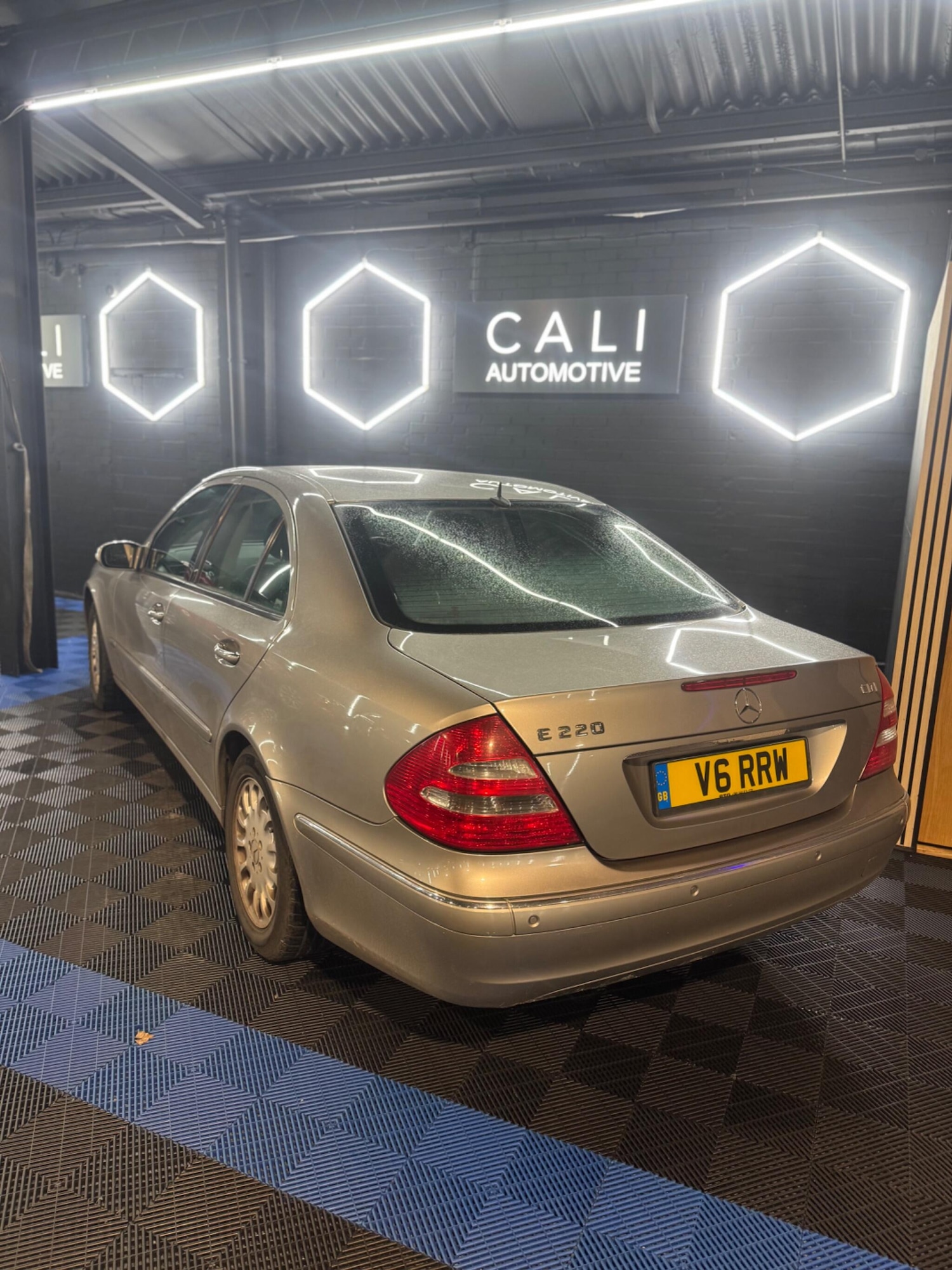 Used Mercedes-Benz E Class 2005 for sale - 77612636: Photo 10