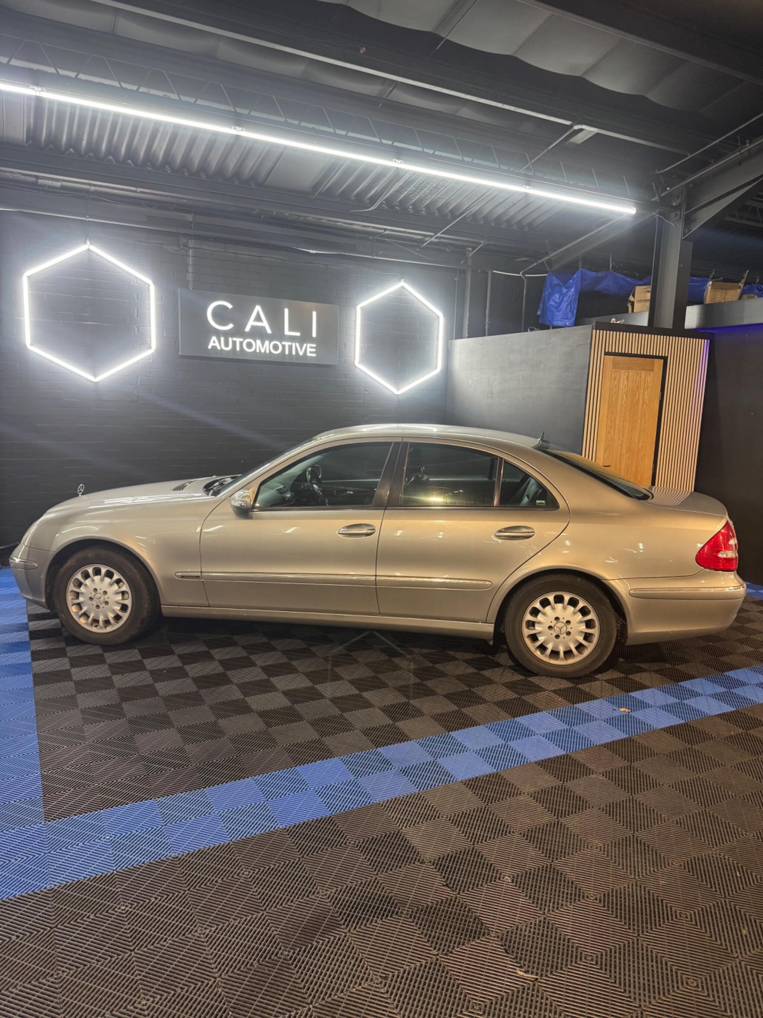 Used Mercedes-Benz E Class 2005 for sale - 77612636: Photo 13