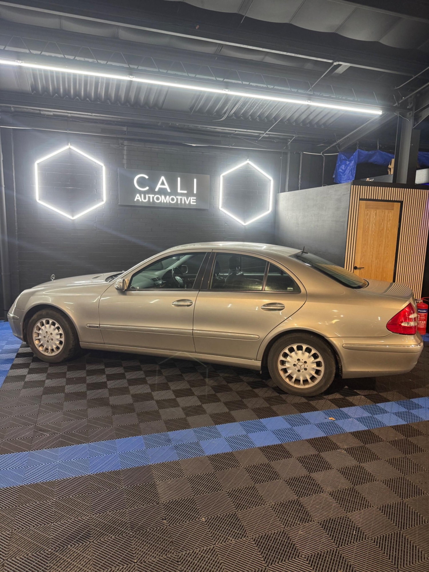 Used Mercedes-Benz E Class 2005 for sale - 77612636: Photo 14