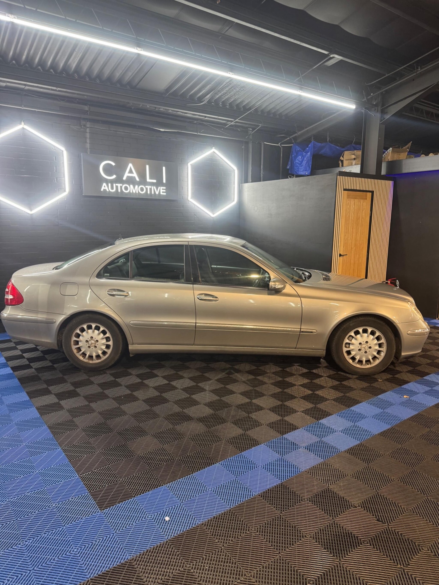 Used Mercedes-Benz E Class 2005 for sale - 77612636: Photo 16