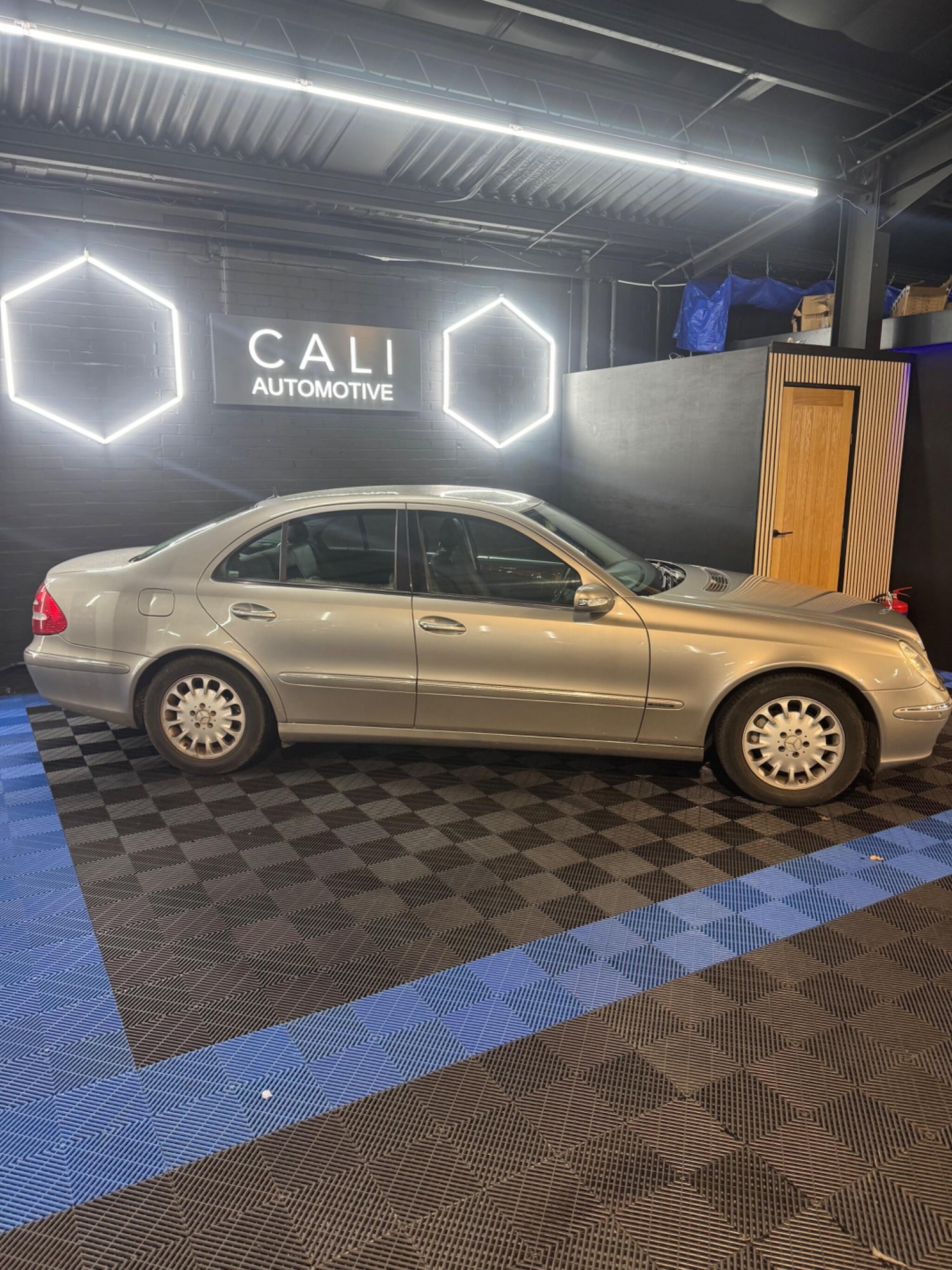 Used Mercedes-Benz E Class 2005 for sale - 77612636: Photo 17