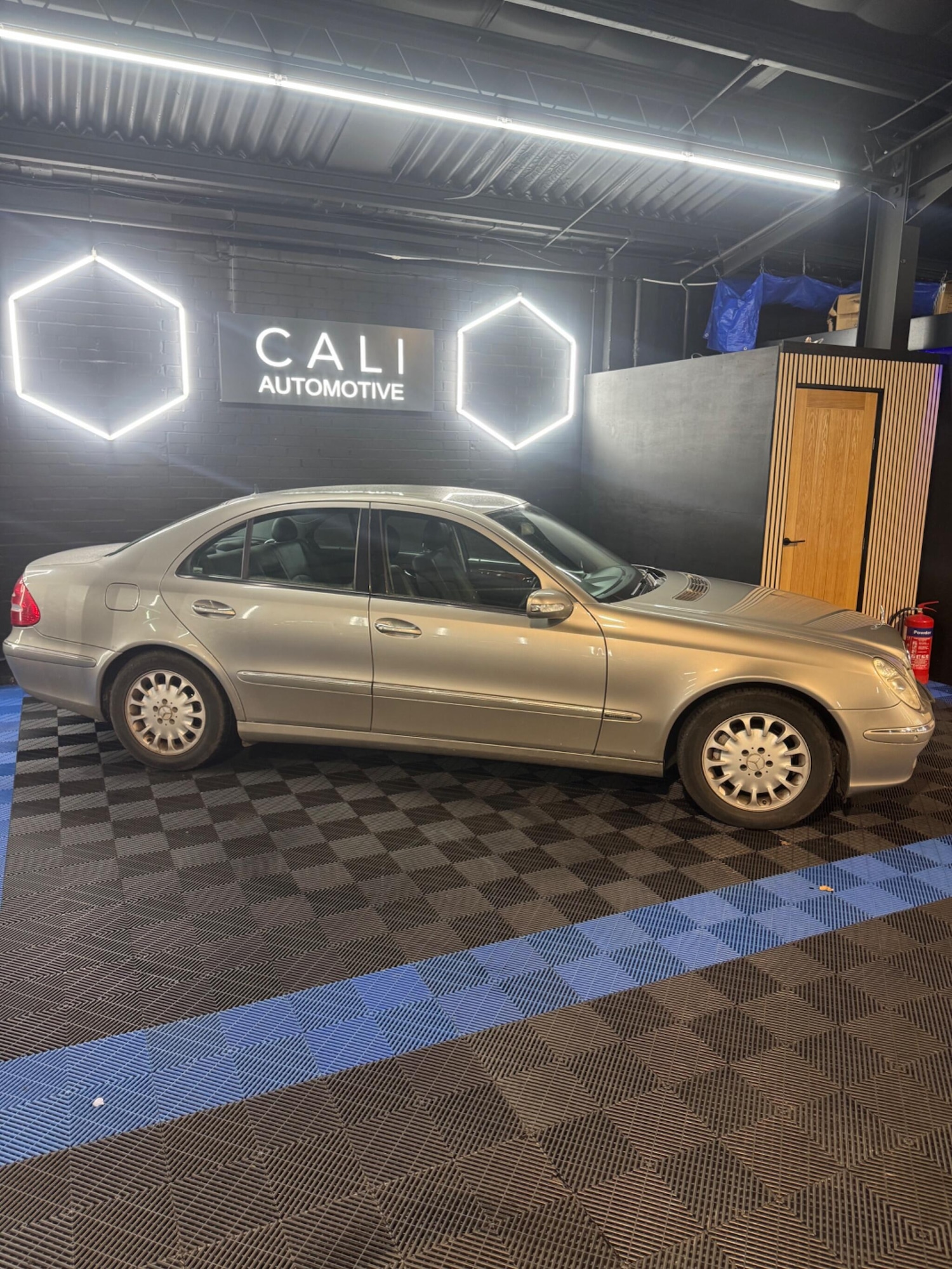 Used Mercedes-Benz E Class 2005 for sale - 77612636: Photo 18