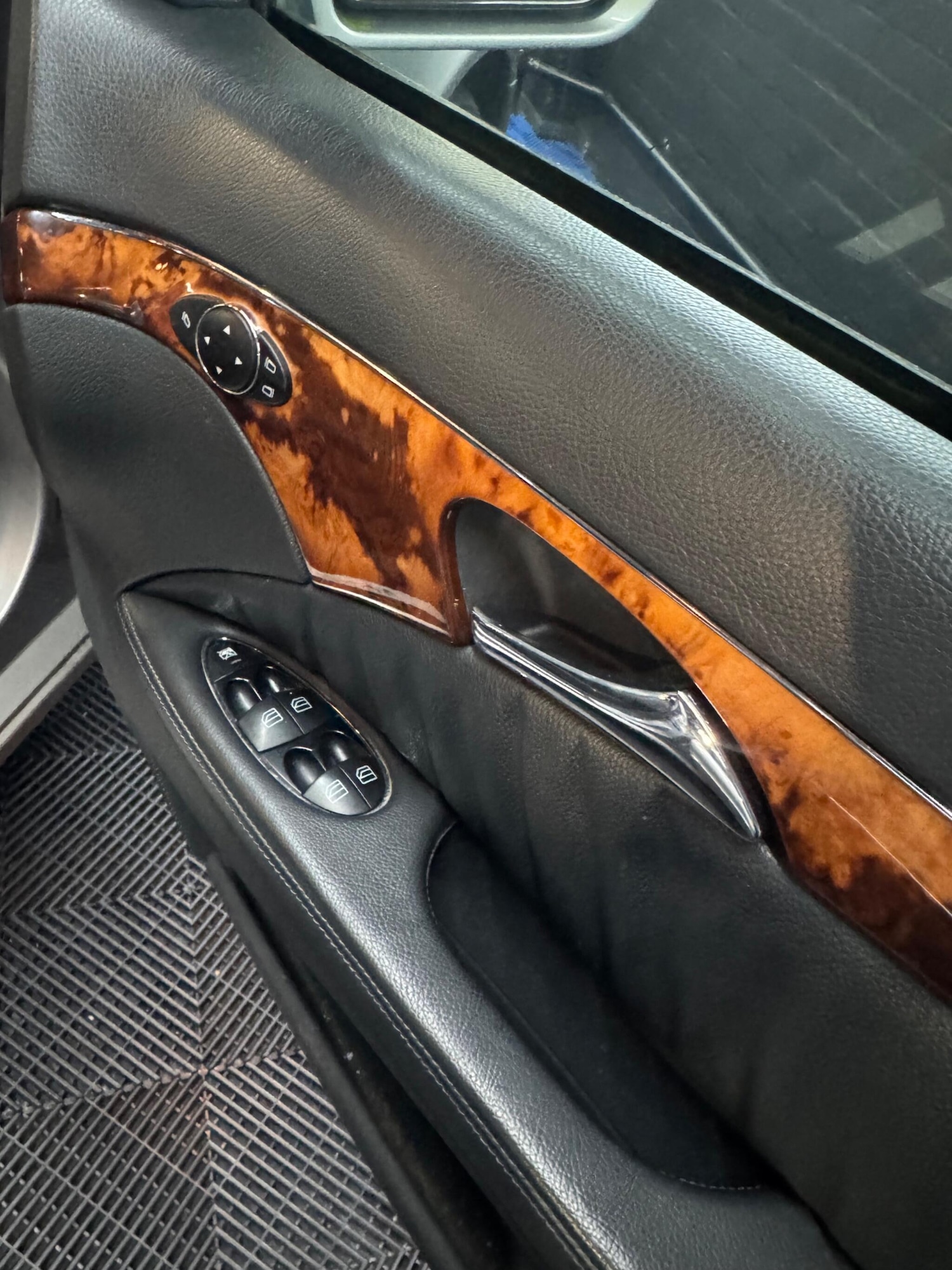 Used Mercedes-Benz E Class 2005 for sale - 77612636: Photo 29