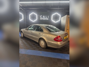 Used Mercedes-Benz E Class 2005 for sale - 77612636: Photo