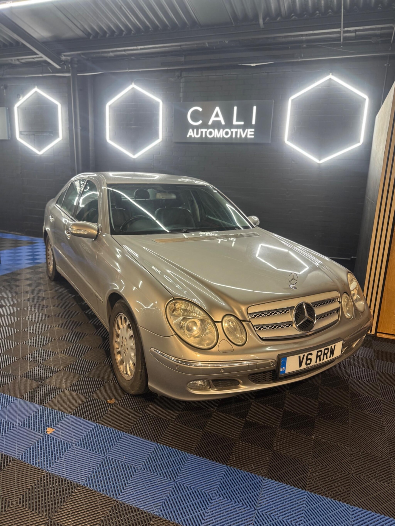 Used Mercedes-Benz E Class 2005 for sale - 77612636: Photo 6