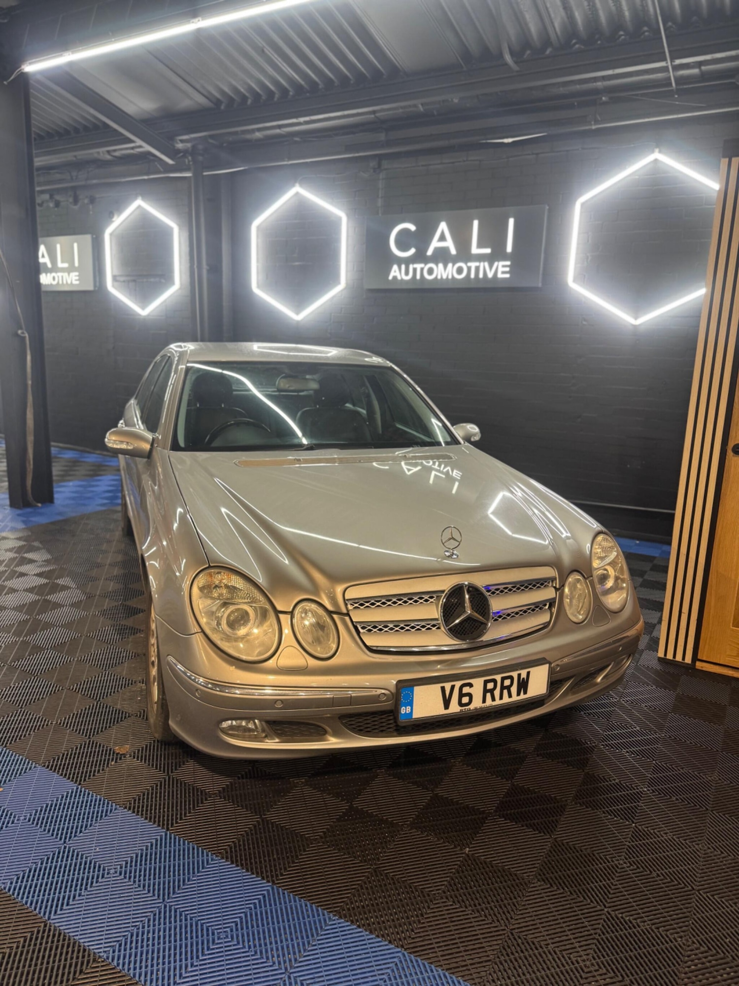 Used Mercedes-Benz E Class 2005 for sale - 77612636: Photo 7