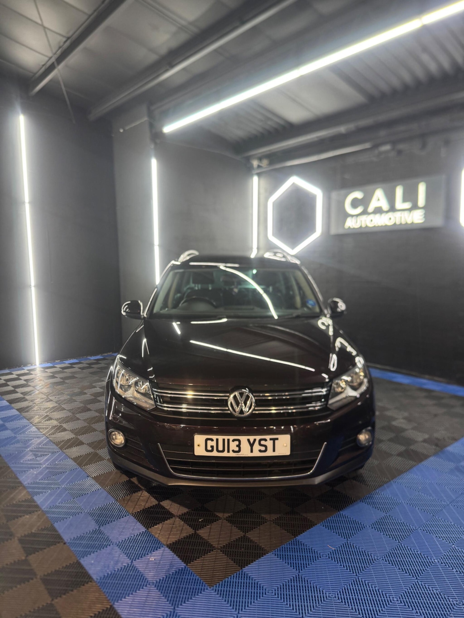 Used Volkswagen Tiguan 2013 for sale - 77400471: Photo 2