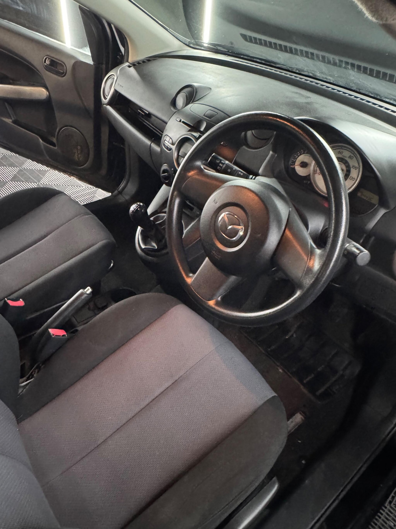 Used Mazda Mazda2 2010 for sale - 76866074: Photo 14