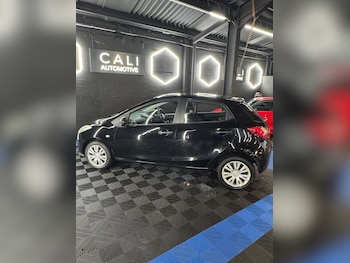 Used Mazda Mazda2 2010 for sale - 76866074: Photo