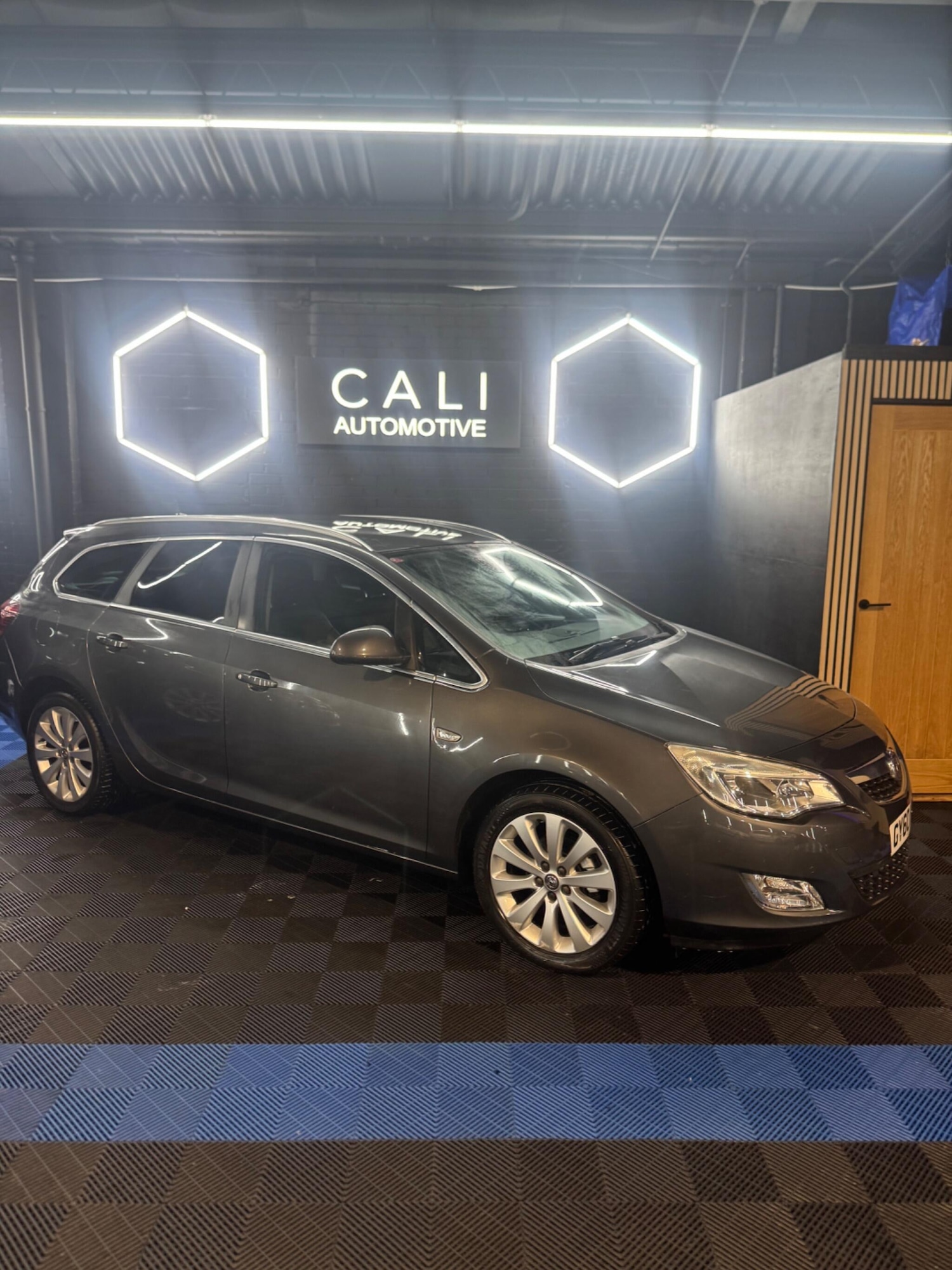 Used Vauxhall Astra 2010 for sale - 77538034: Photo 12