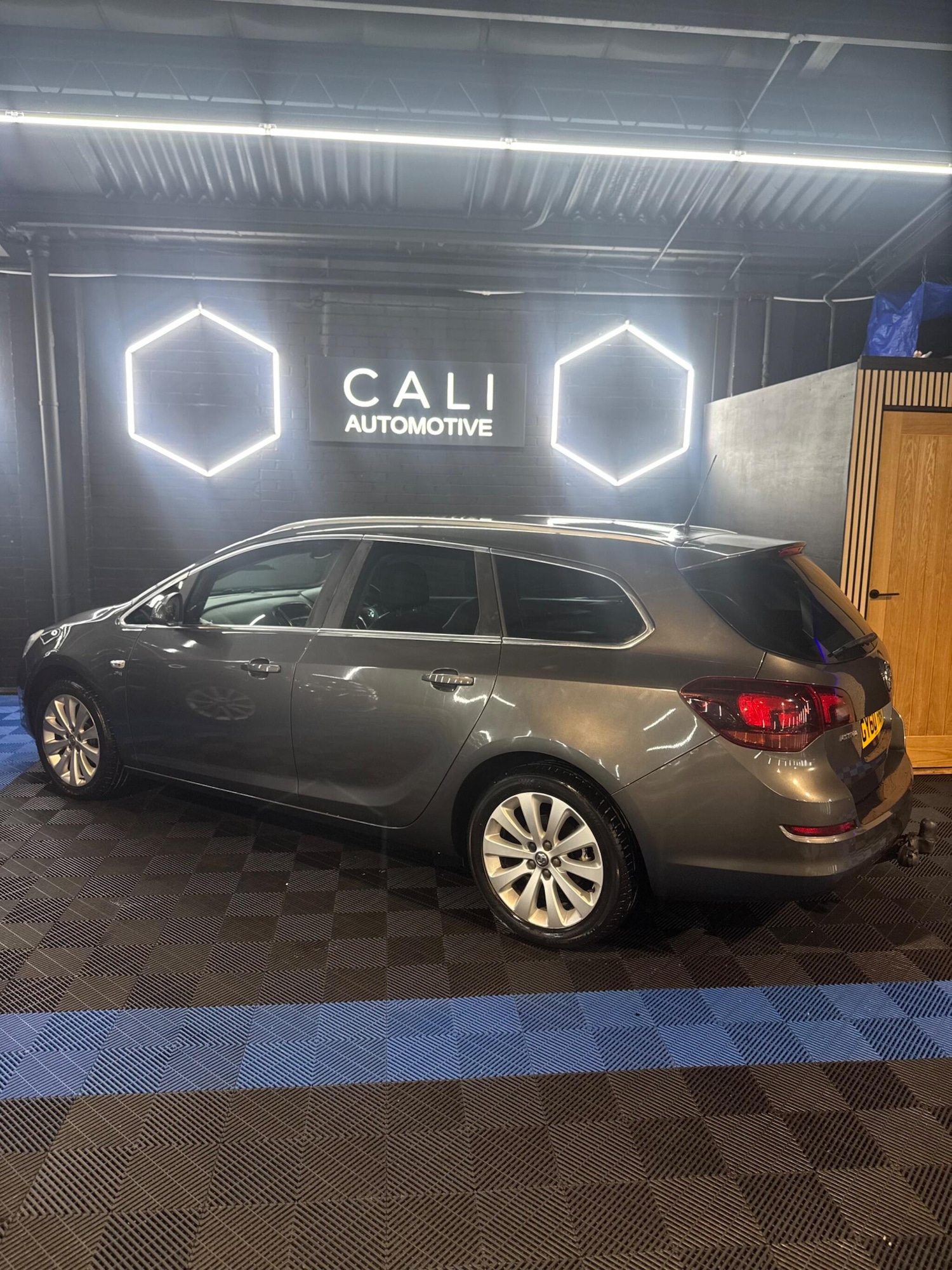 Used Vauxhall Astra 2010 for sale - 77538034: Photo 32