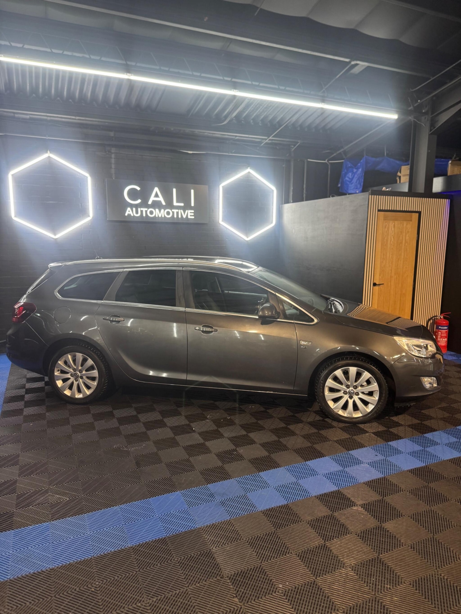 Used Vauxhall Astra 2010 for sale - 77538034: Photo 35