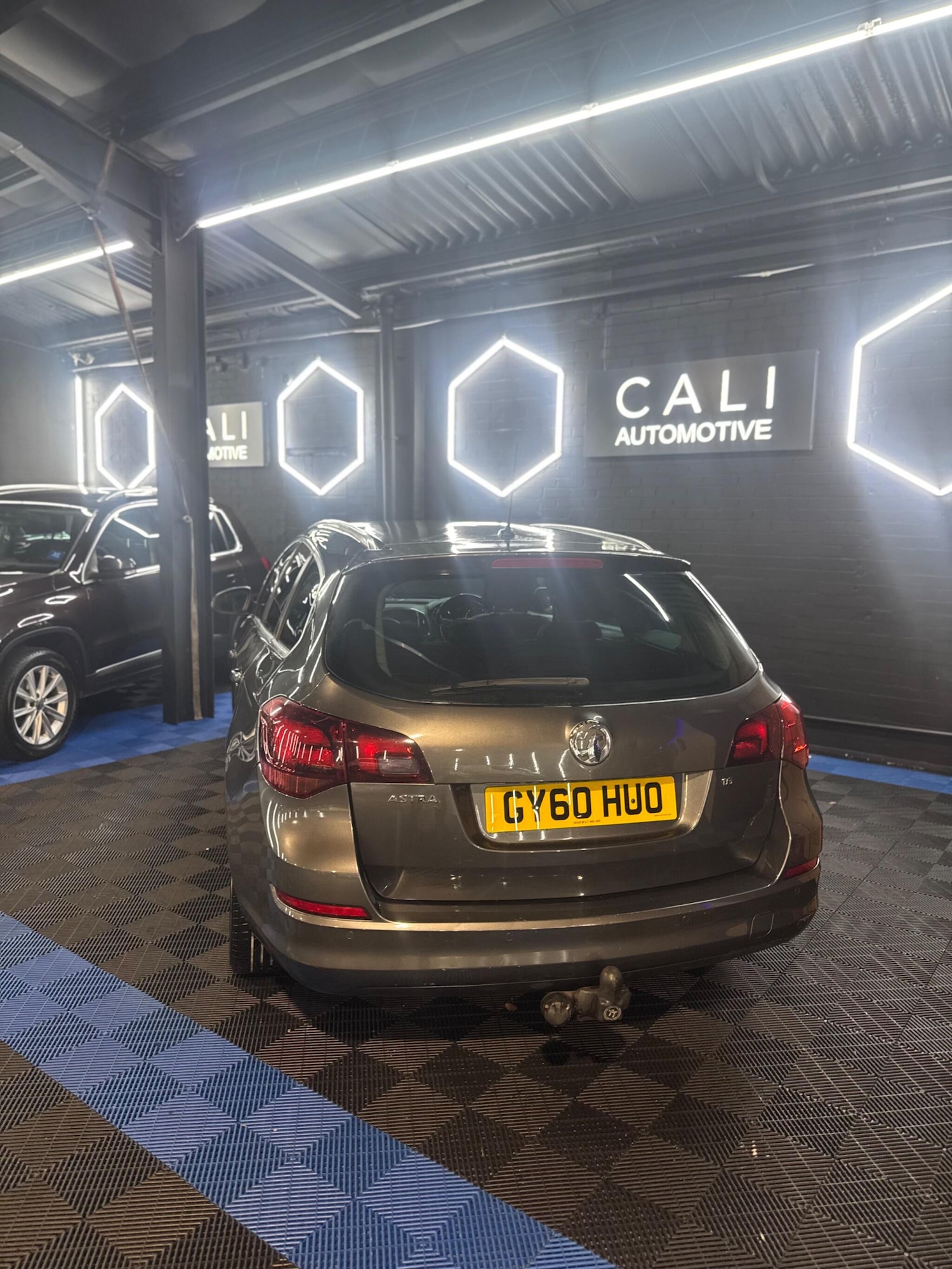 Used Vauxhall Astra 2010 for sale - 77538034: Photo 5