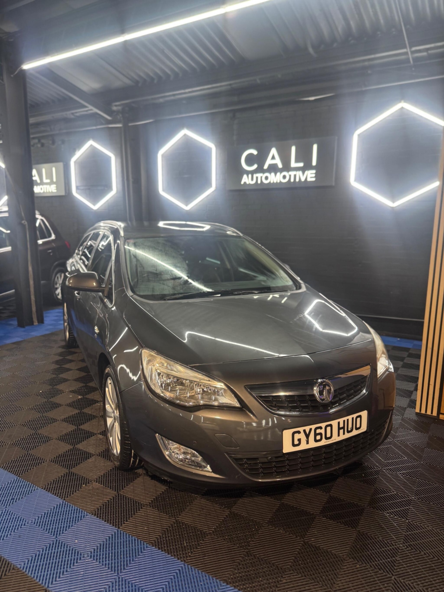 Used Vauxhall Astra 2010 for sale - 77538034: Photo 6