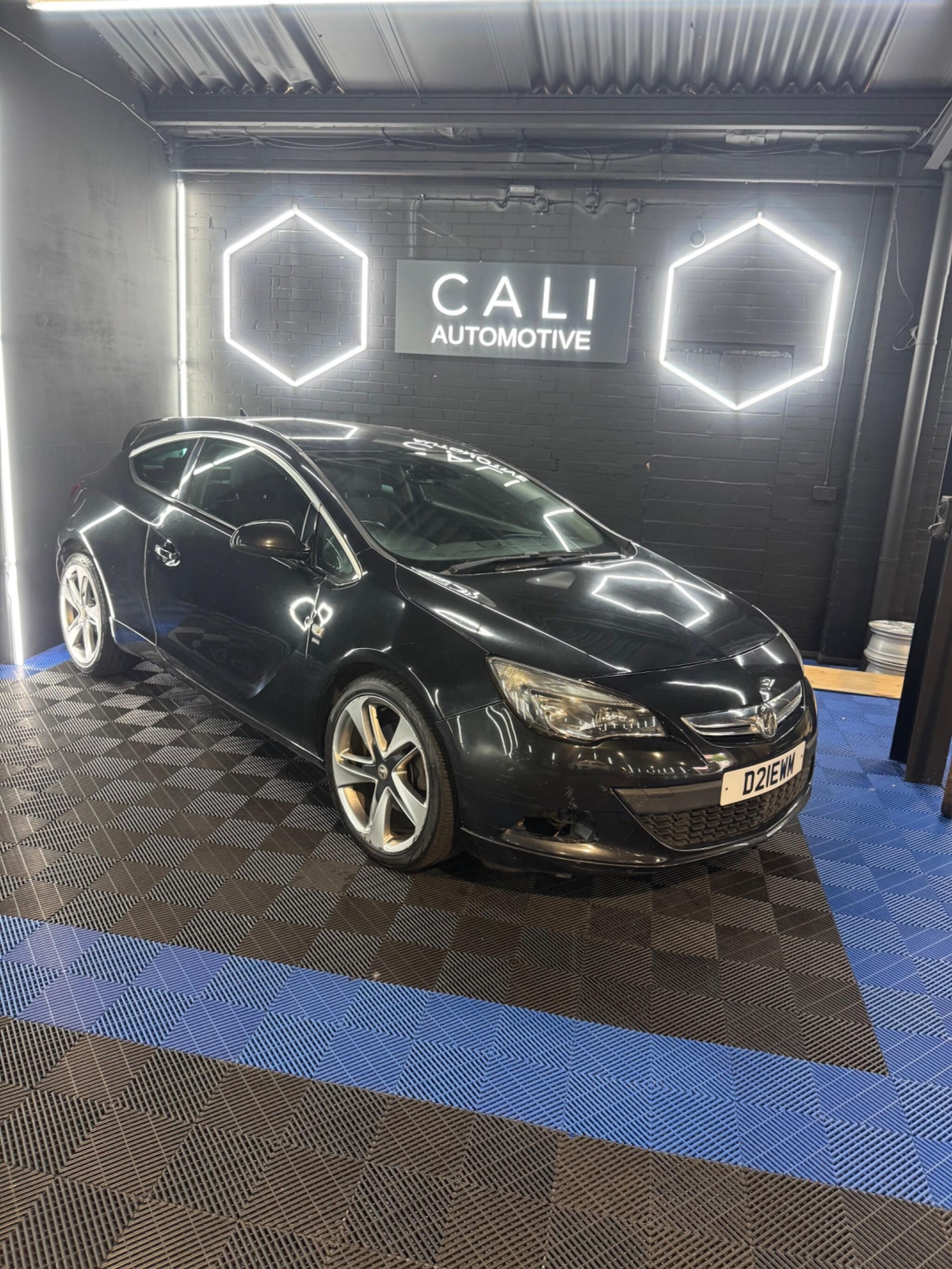 Used Vauxhall Astra GTC 2014 for sale - 76886227: Photo 1