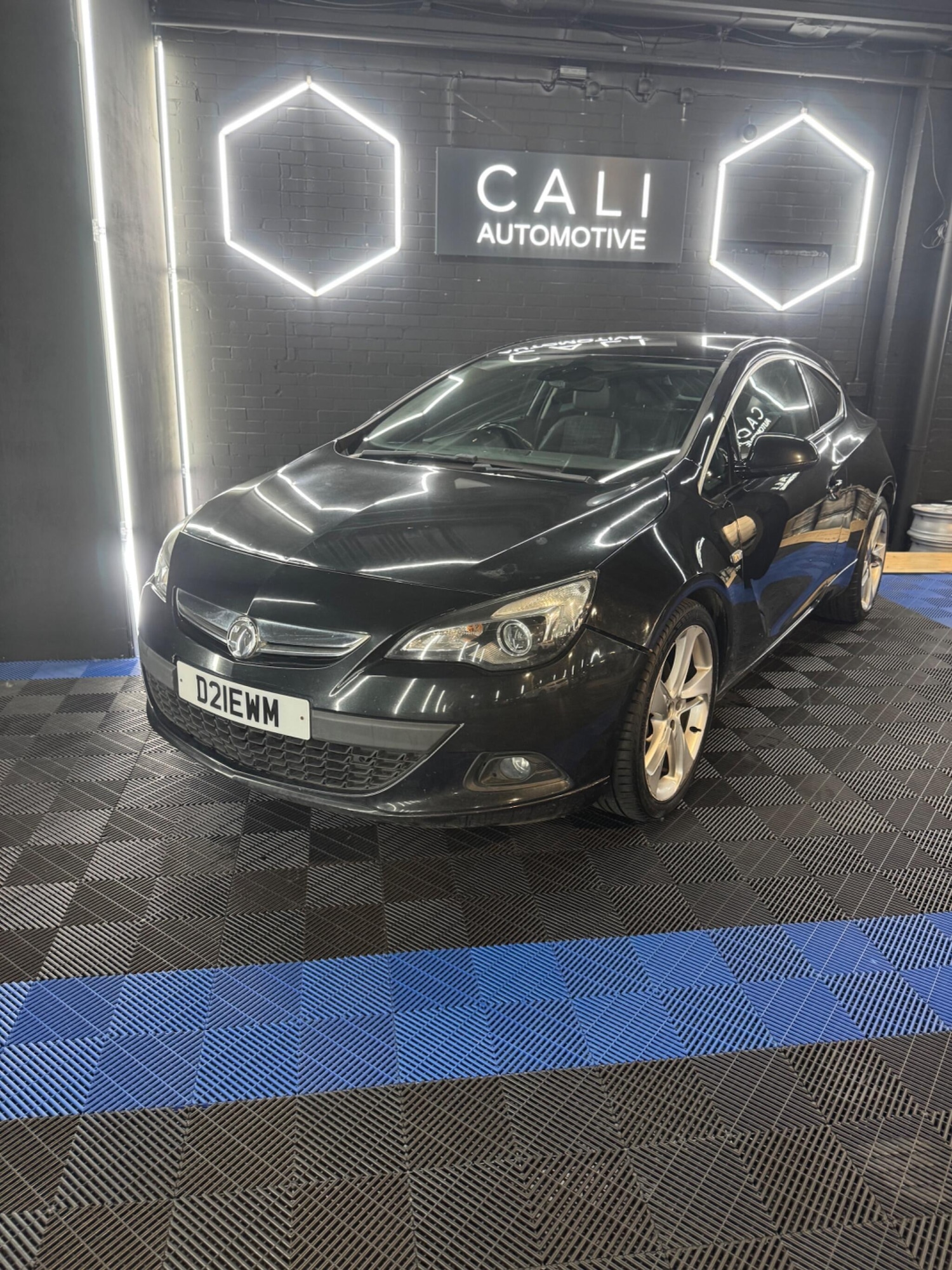 Used Vauxhall Astra GTC 2014 for sale - 76886227: Photo 3