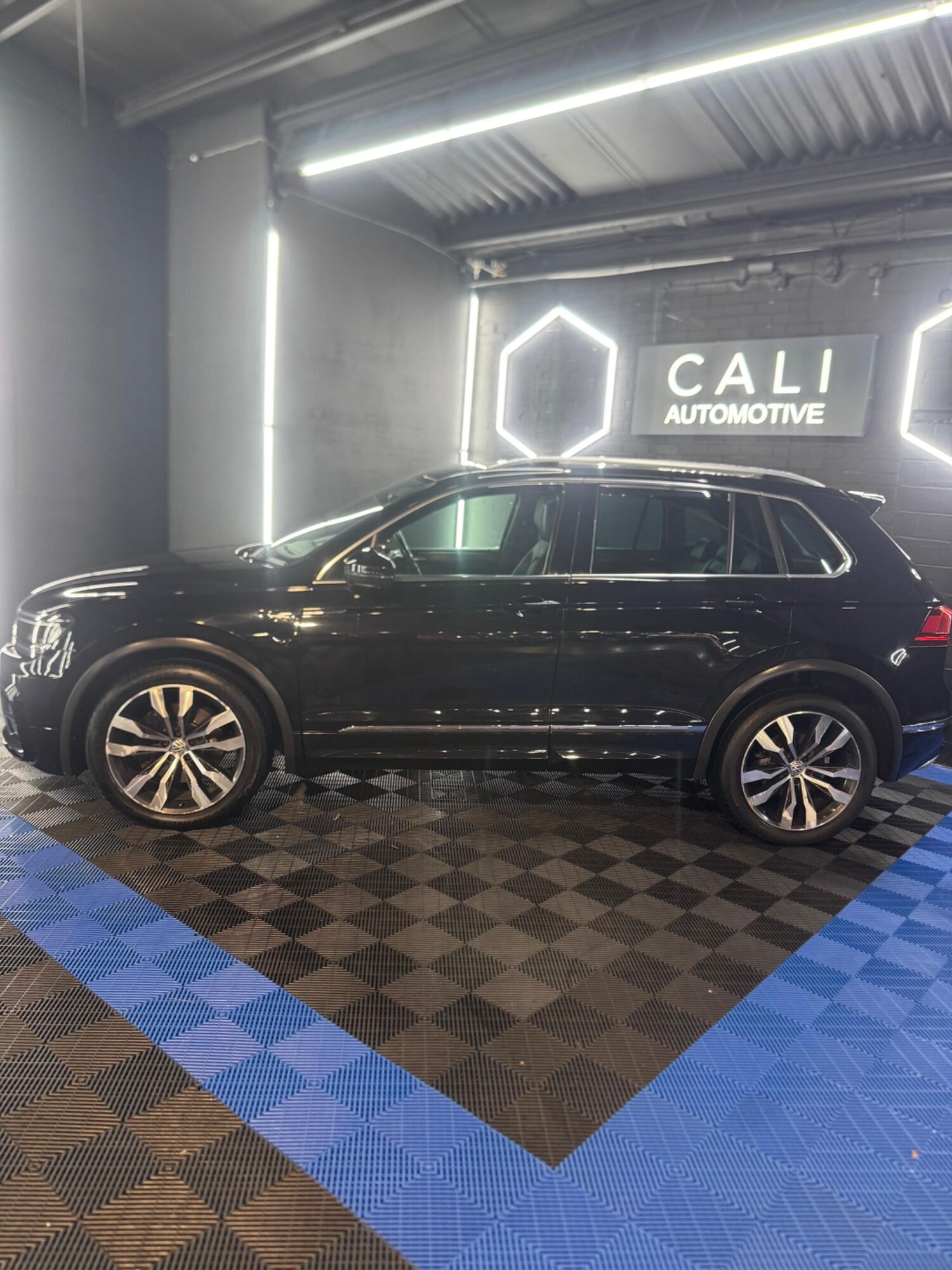 Used Volkswagen Tiguan for sale - 77808264: Photo 12