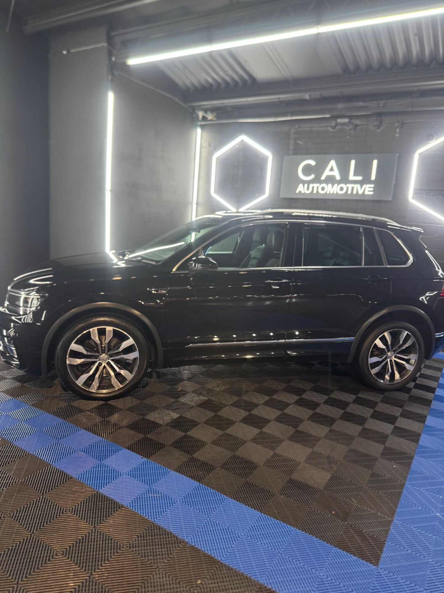 Used Volkswagen Tiguan for sale - 77808264: Photo 13