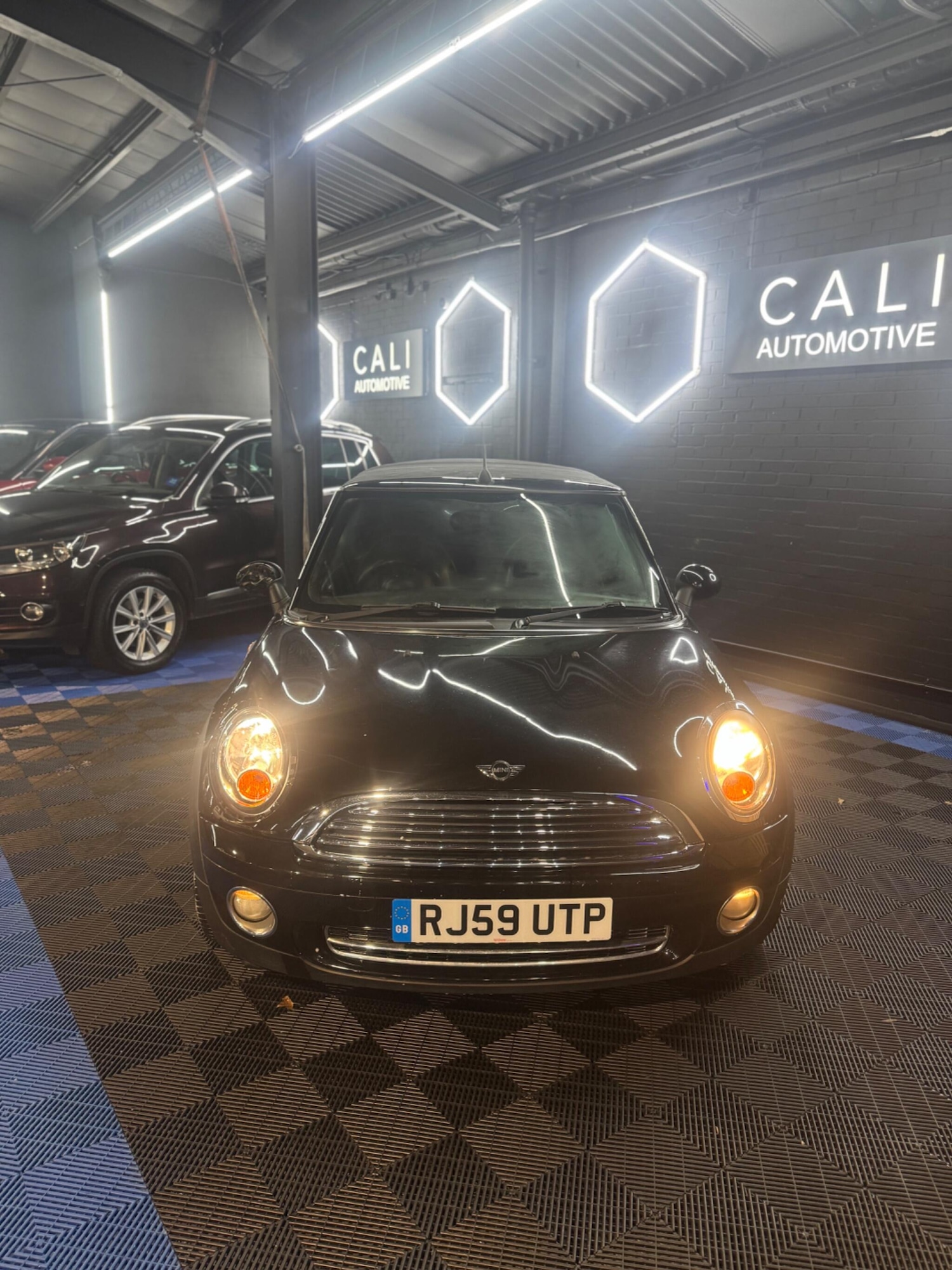 Used MINI Convertible 2010 for sale - 77549993: Photo 42