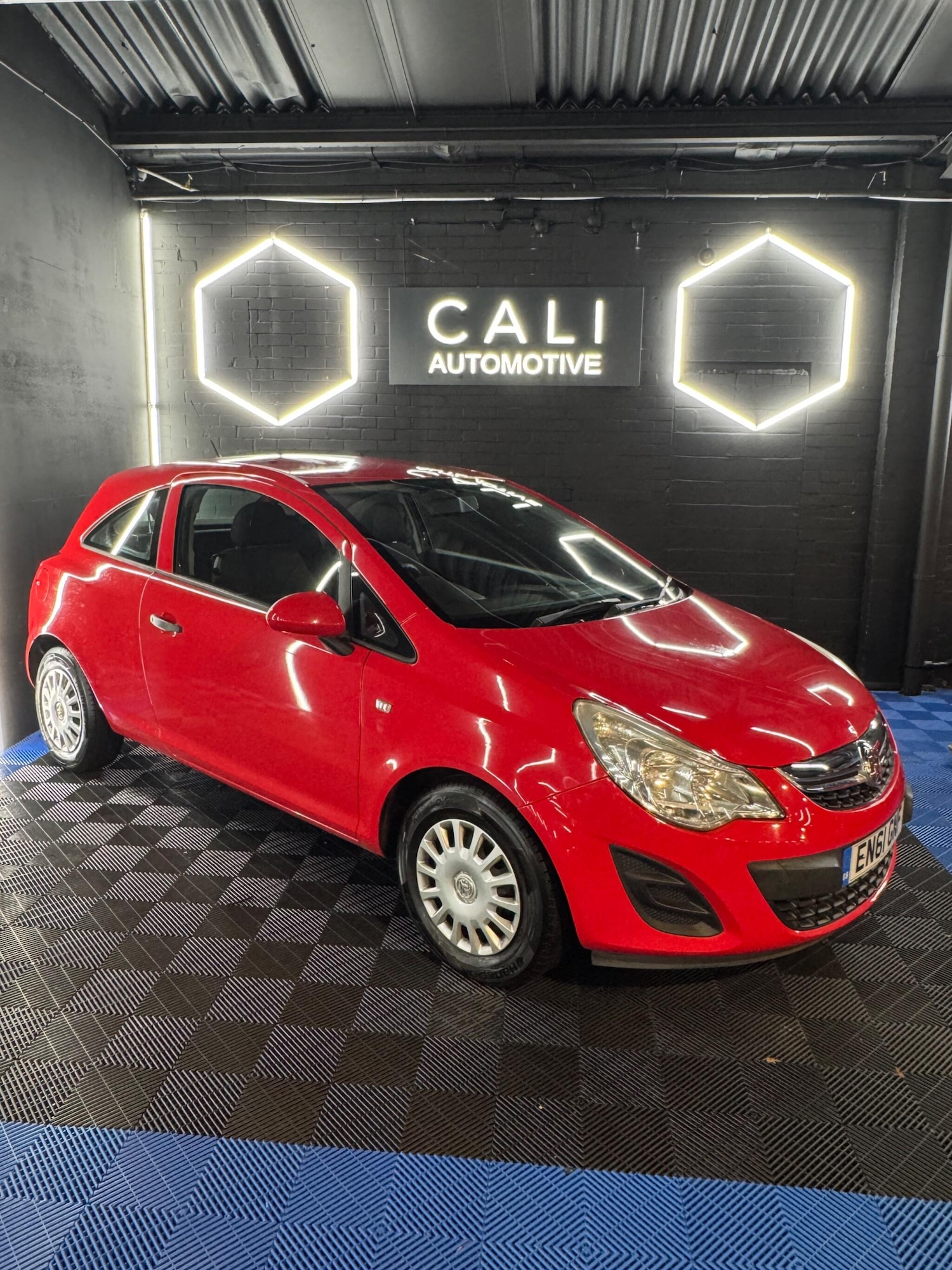 Used Vauxhall Corsa 2012 for sale - 76866469: Photo 1