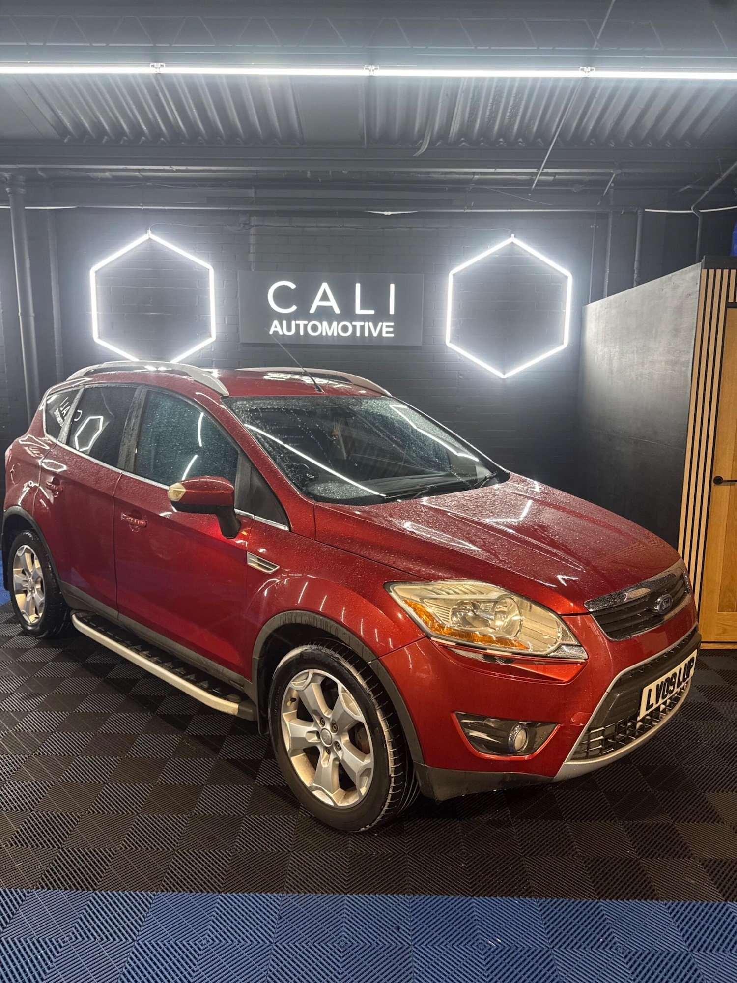 Used Ford Kuga 2009 for sale - 77320877: Photo 5