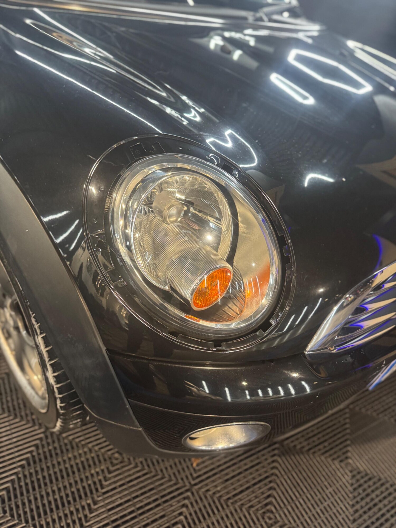 Used MINI Convertible 2010 for sale - 77908723: Photo 31