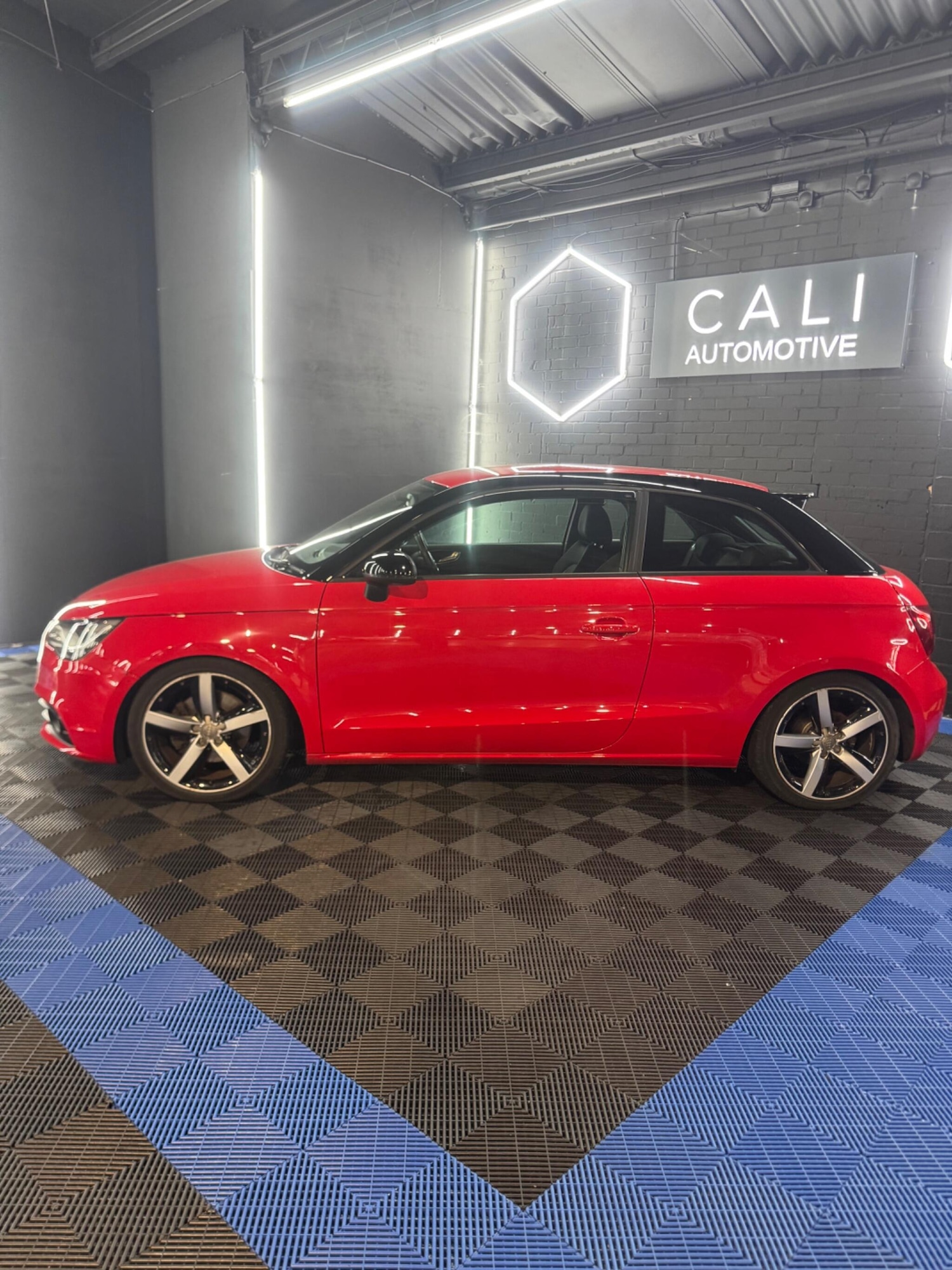 Used Audi A1 2013 for sale - 76865171: Photo 17