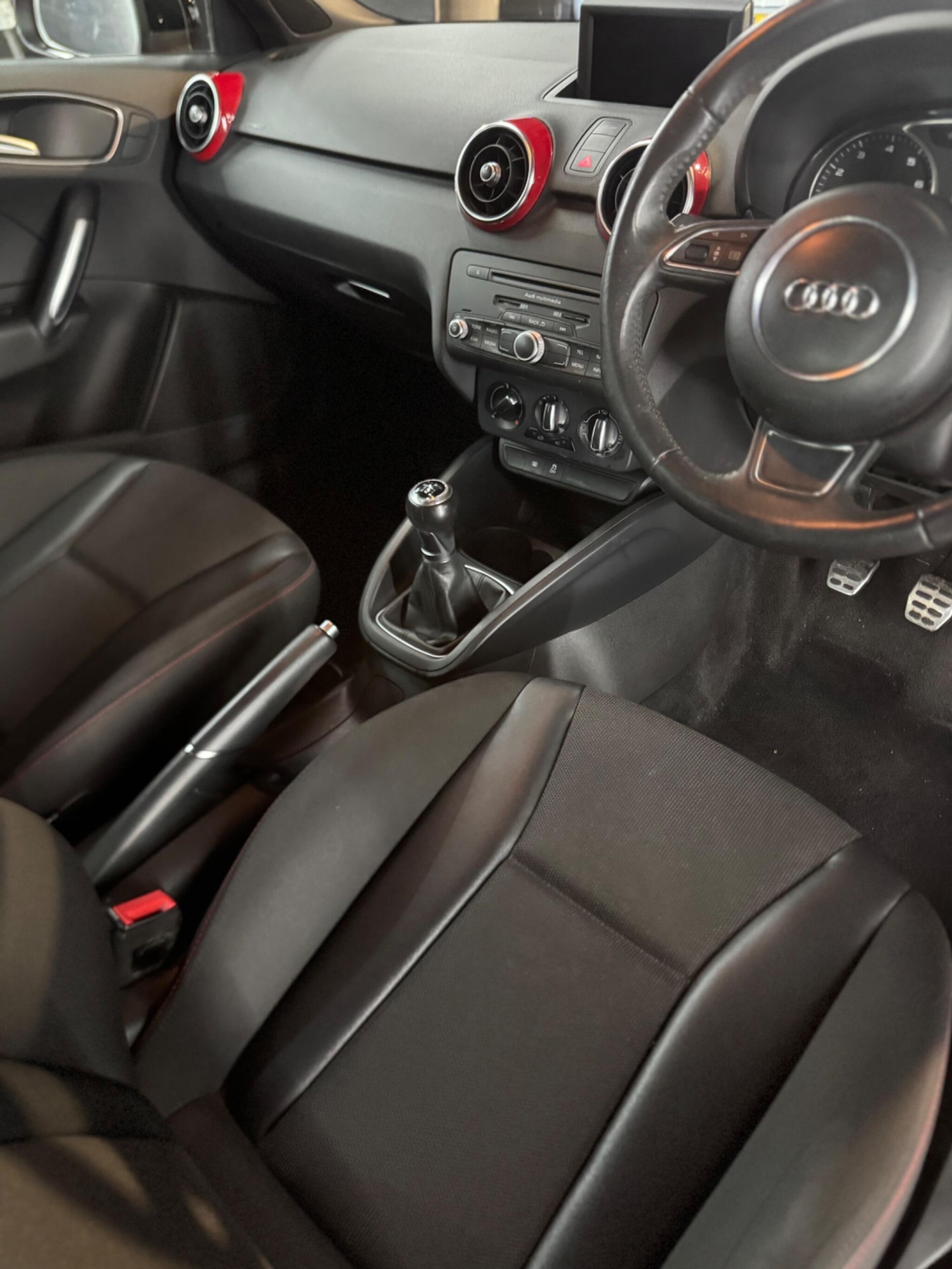 Used Audi A1 2013 for sale - 76865171: Photo 32