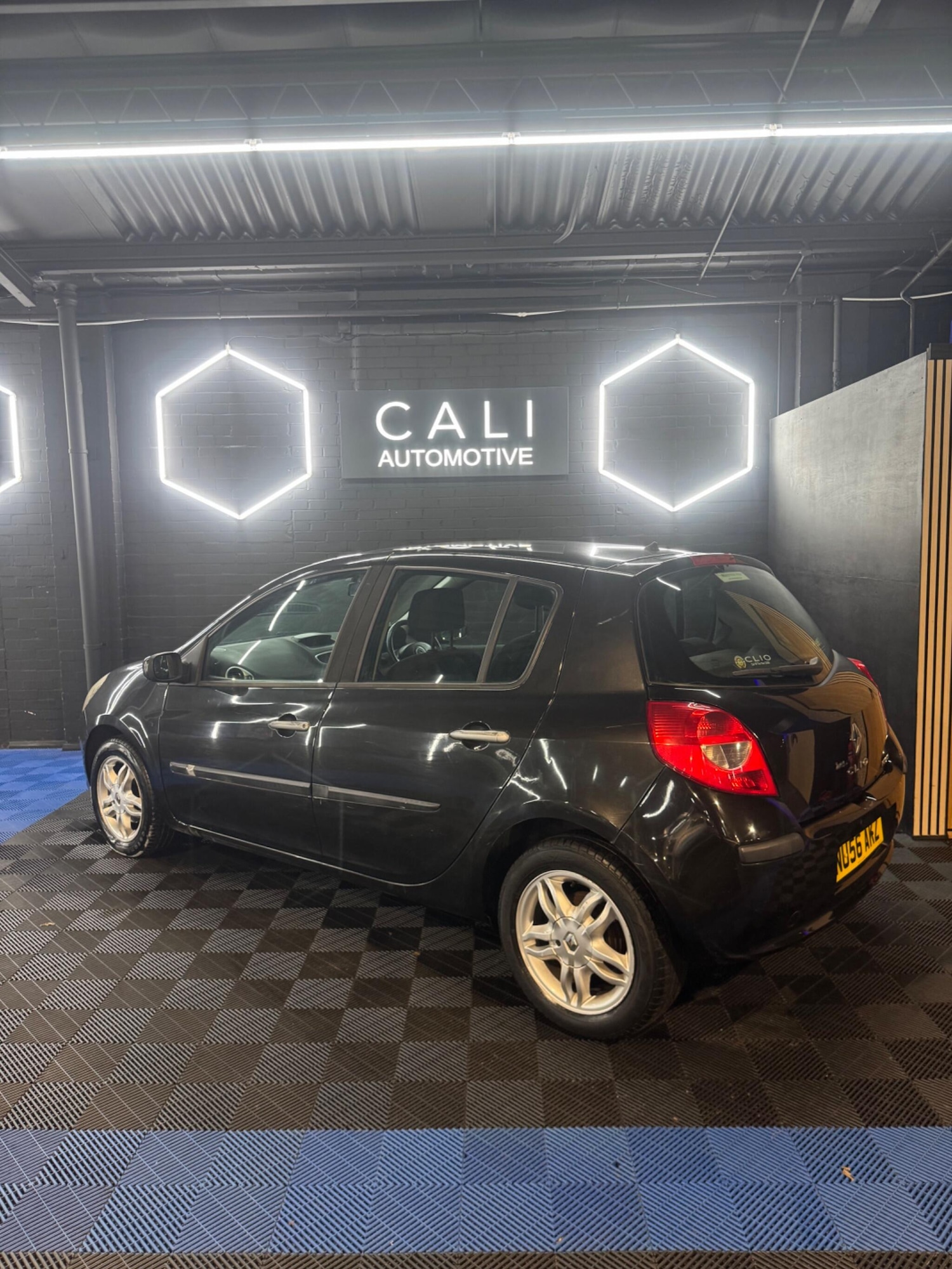 Used Renault Clio 2006 for sale - 78101041: Photo 32