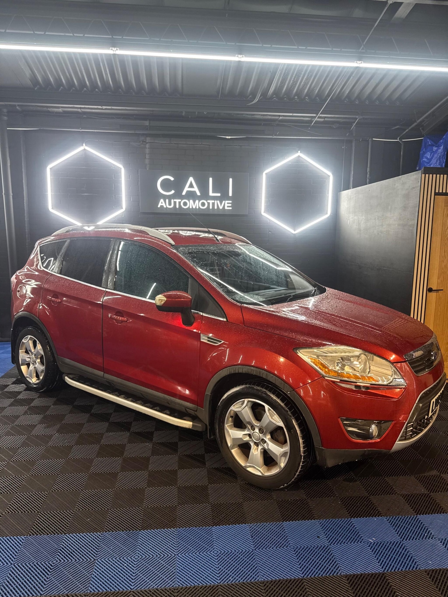 Used Ford Kuga 2009 for sale - 77908997: Photo 2
